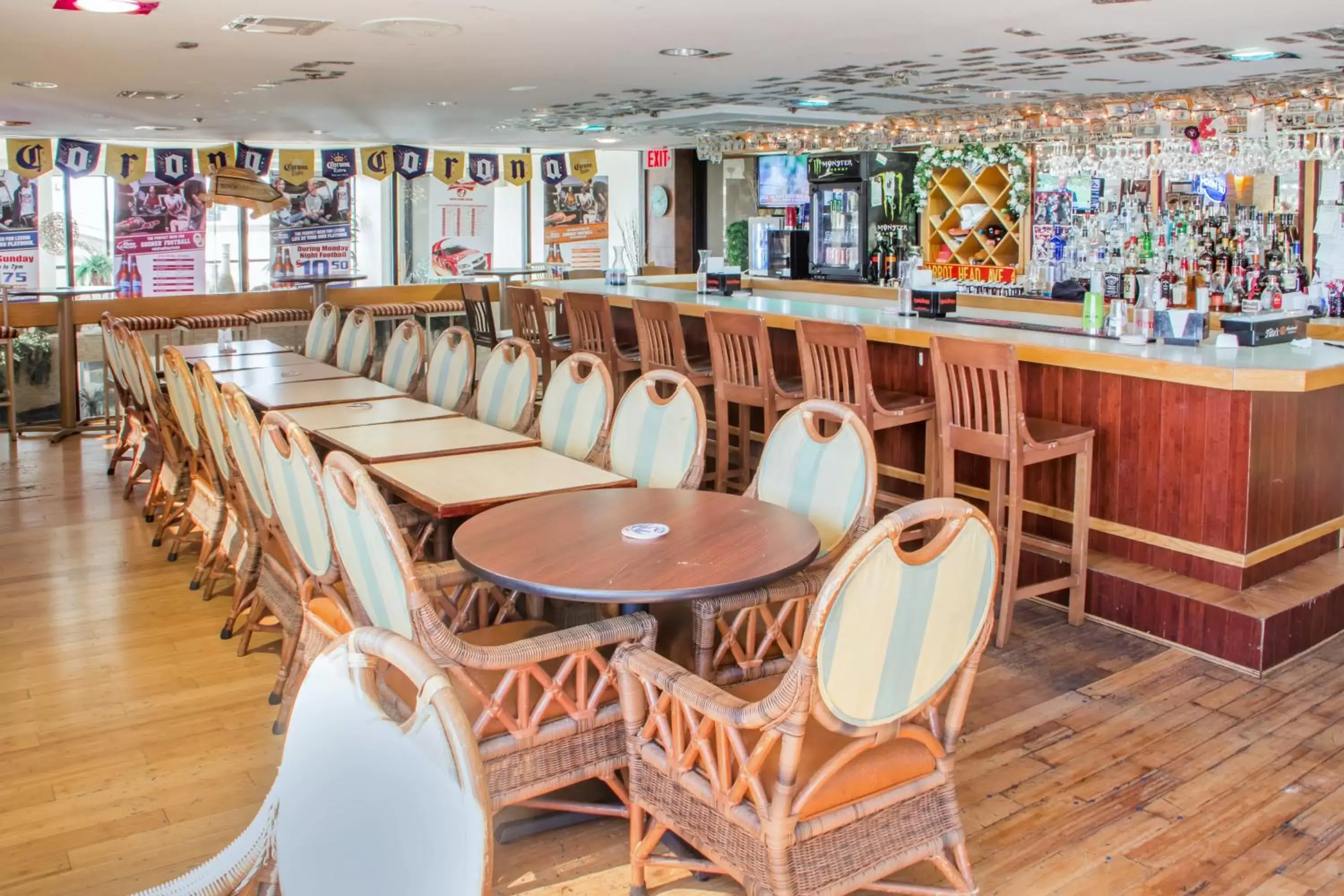 Restaurant/places to eat, Lounge/Bar in Econo Lodge Broken Arrow-Tulsa