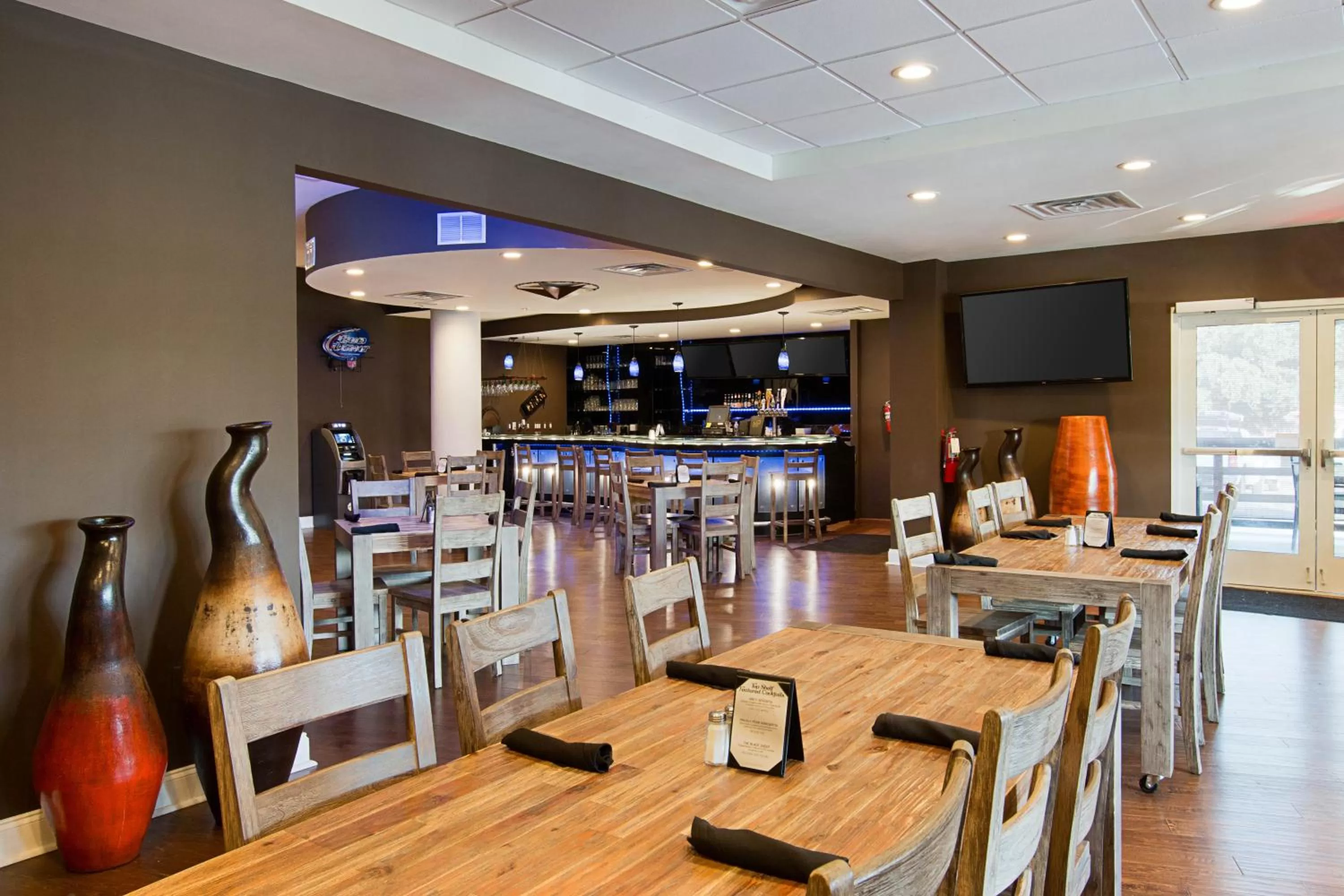 Restaurant/places to eat in Clarion Hotel San Angelo near Convention Center