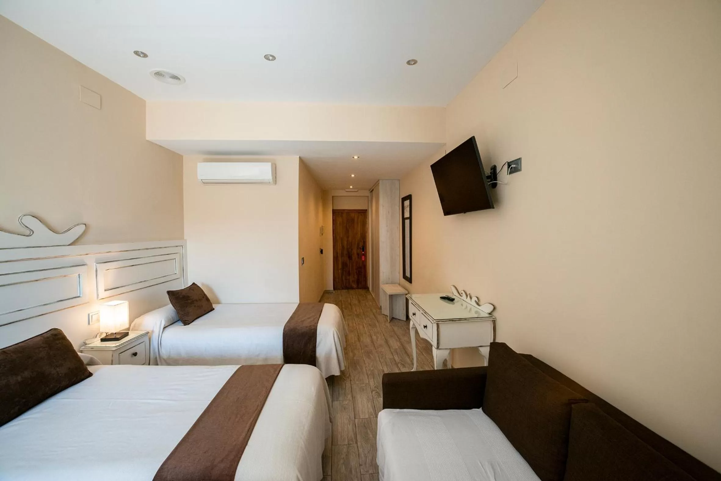 Photo of the whole room, Bed in Hotel Casa Museo de la Mezquita