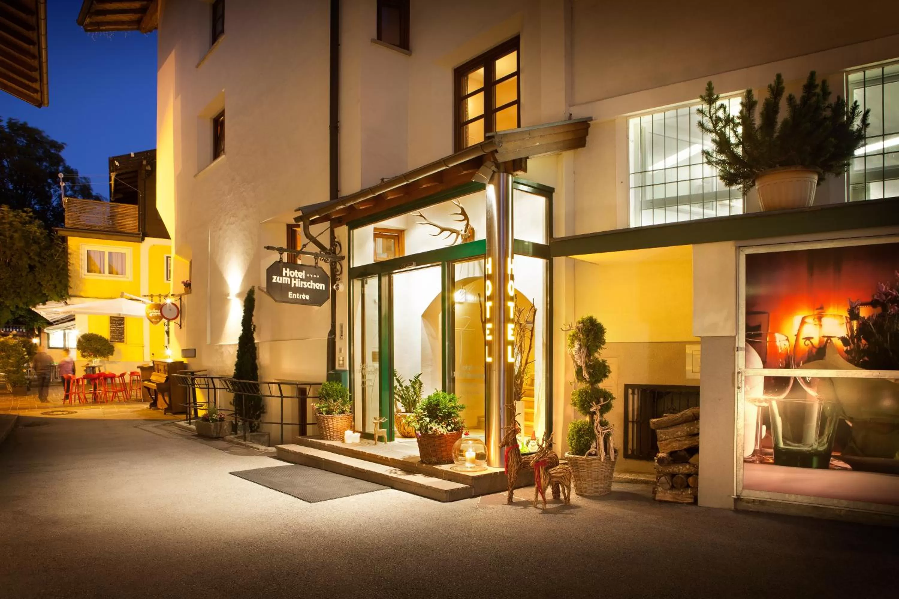 Facade/entrance in Hotel zum Hirschen Zell am See