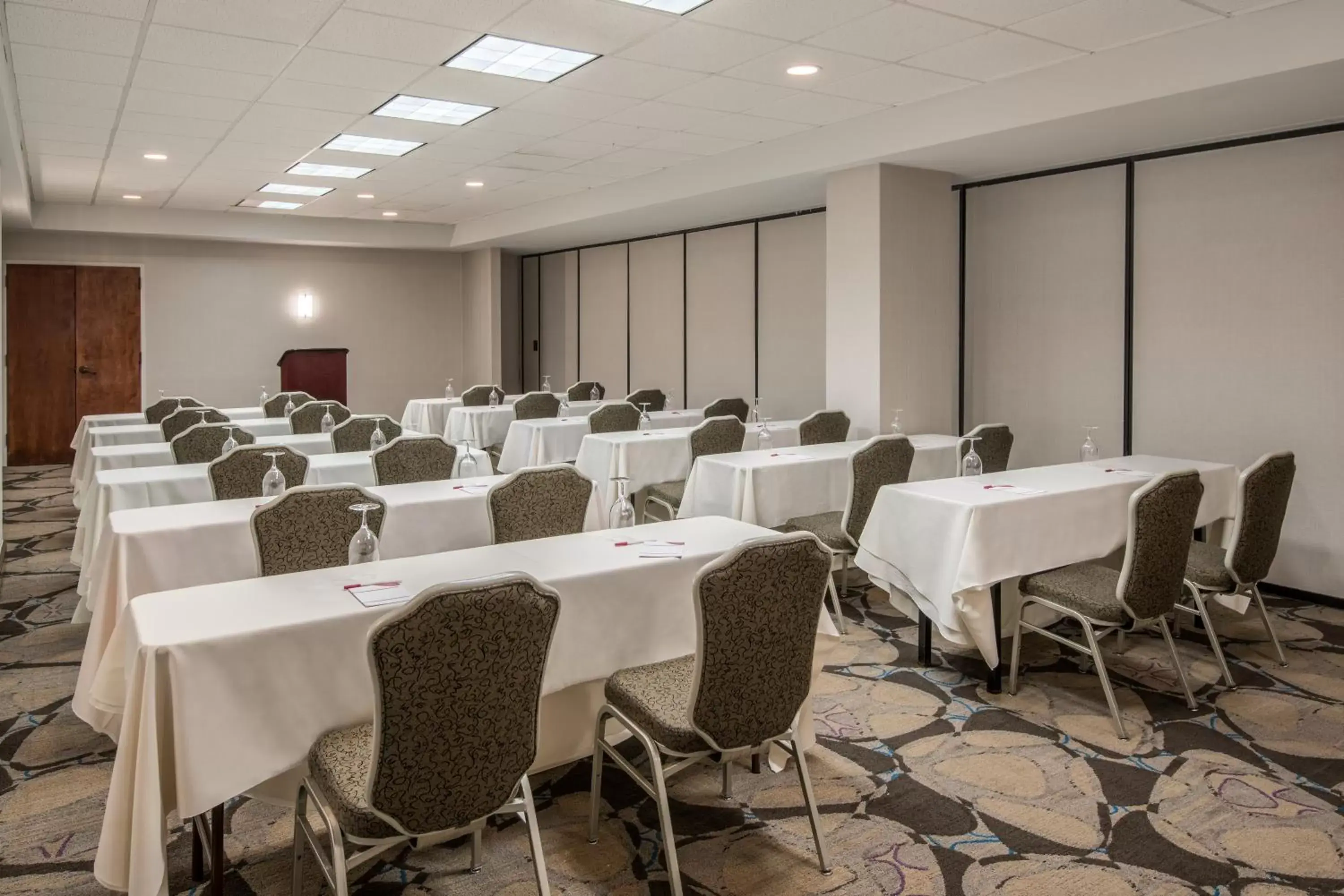 Meeting/conference room in Crowne Plaza Memphis Downtown, an IHG Hotel