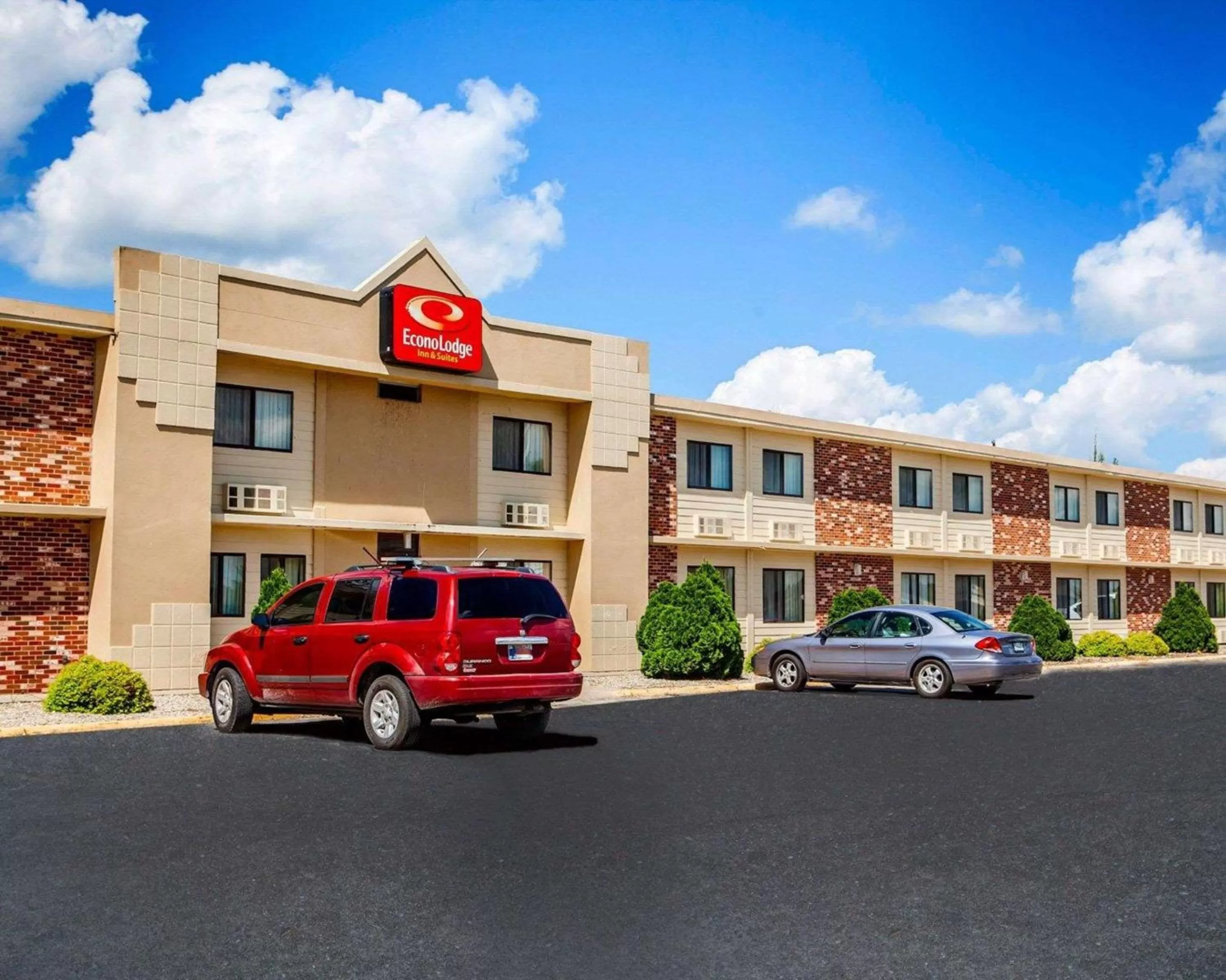 Property building in Econo Lodge Inn & Suites Newton