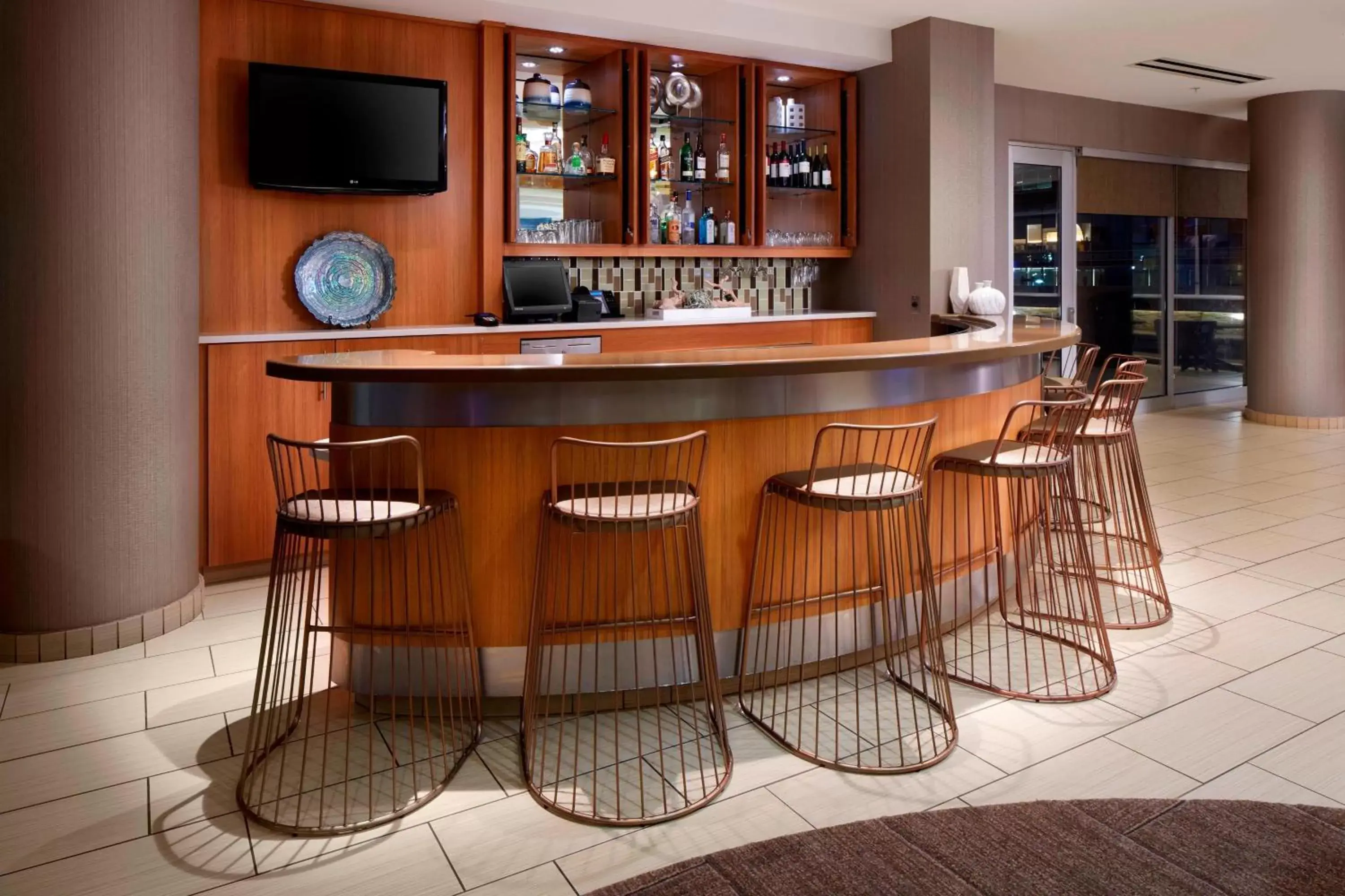 Lounge or bar, Lounge/Bar in SpringHill Suites by Marriott Pittsburgh Bakery Square