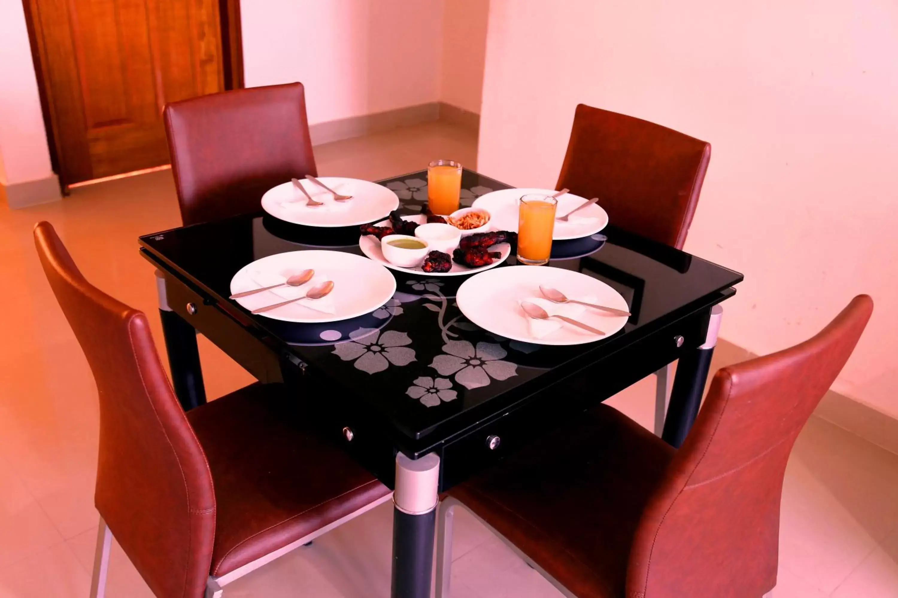 Dining Area in Airport Gateway Hotel