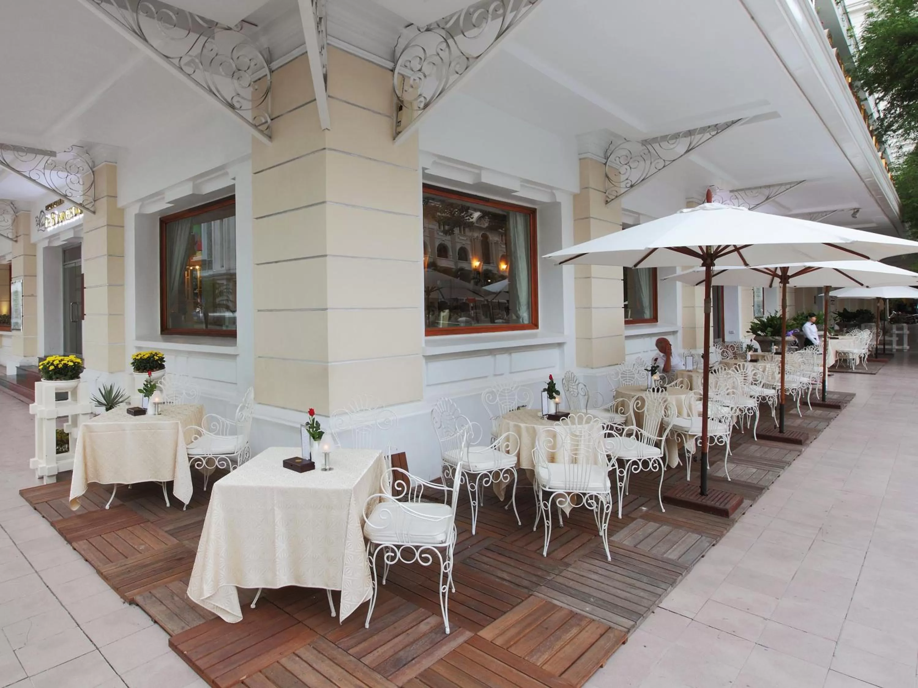 Restaurant/places to eat in Hotel Continental Saigon