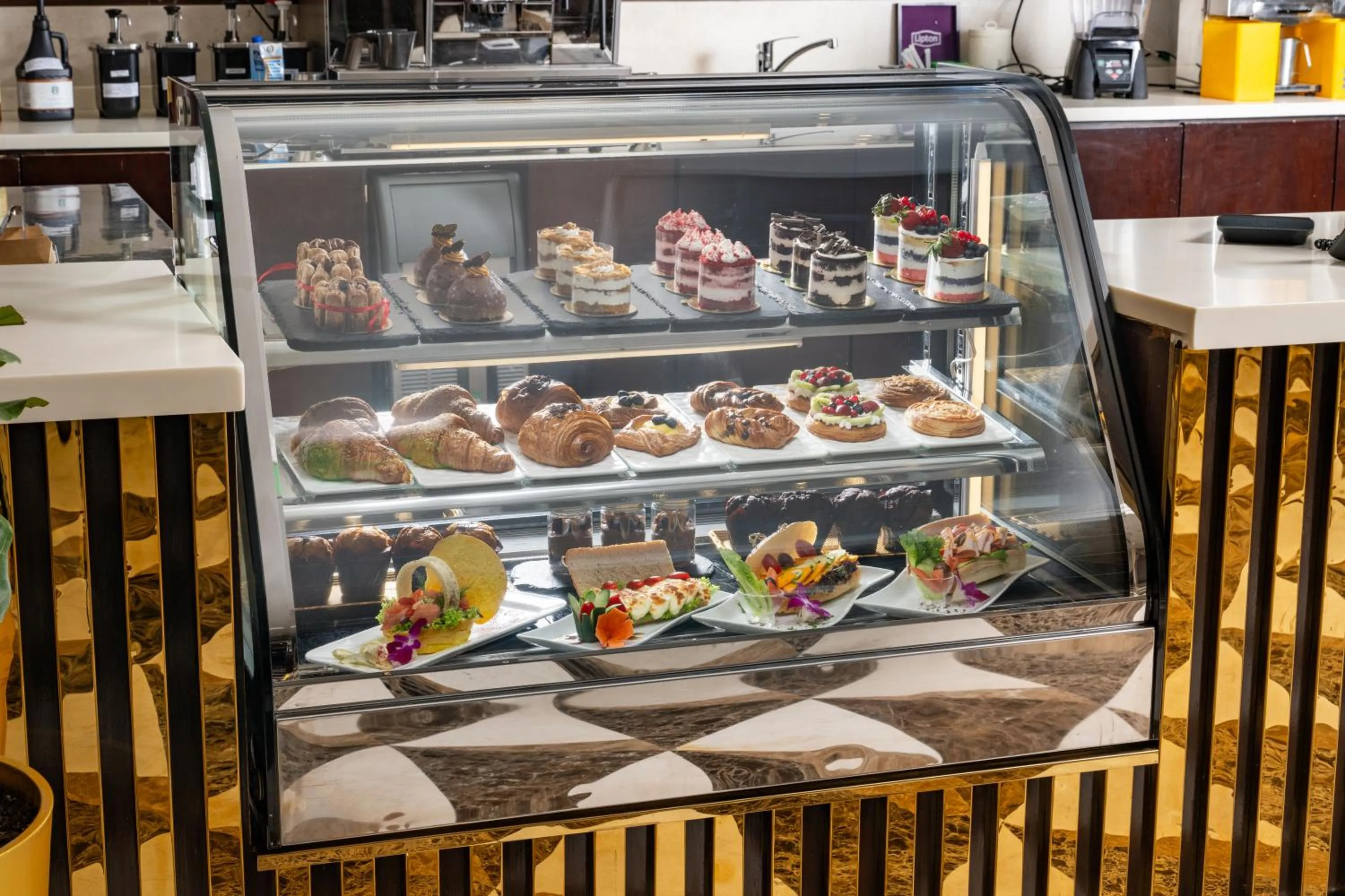 Millennium Al Aqeeq Hotel