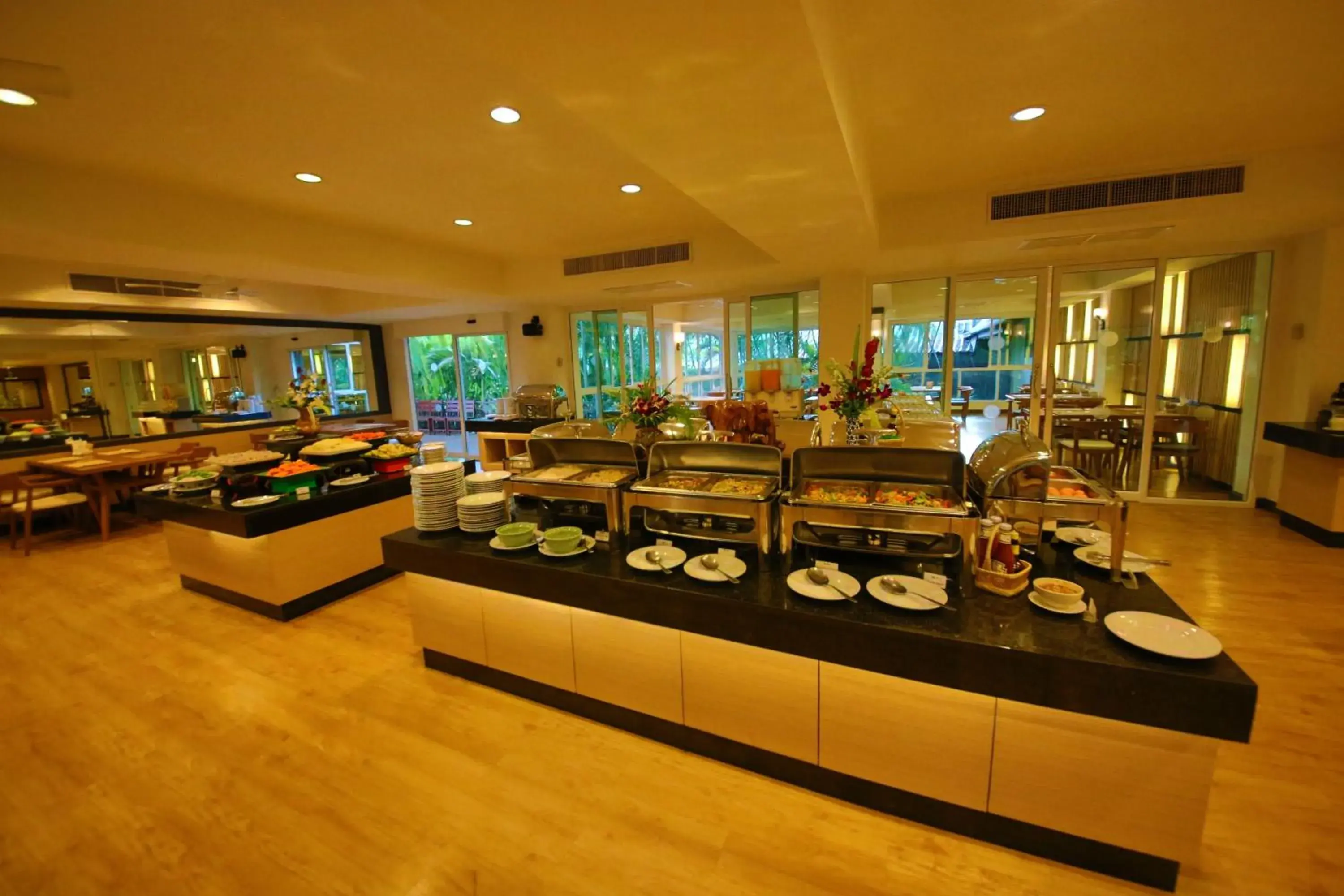 Restaurant/Places to Eat in The Green Park Resort - SHA Extra Plus