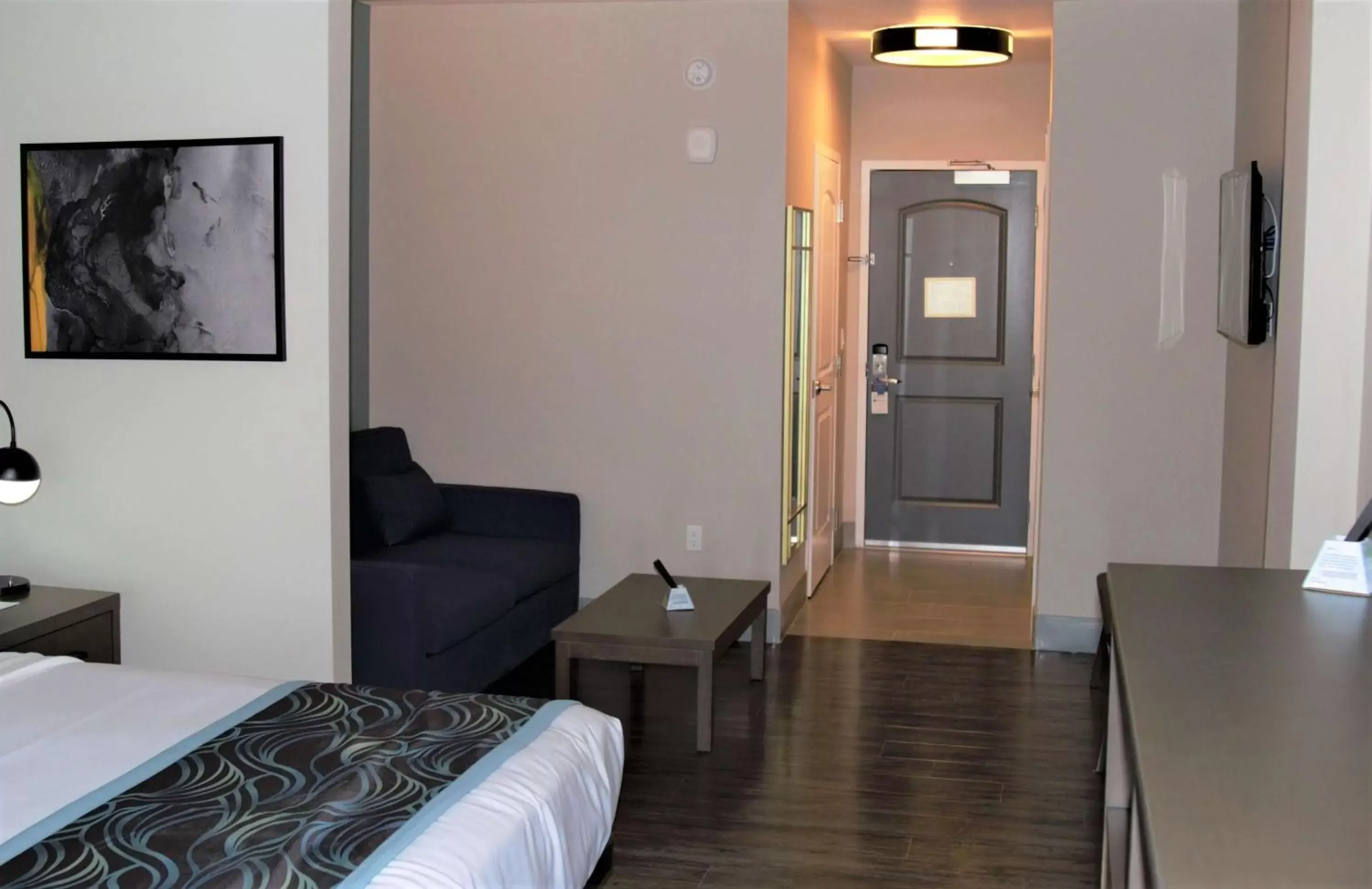 King Suite in Best Western Plus New Barstow Inn & Suites