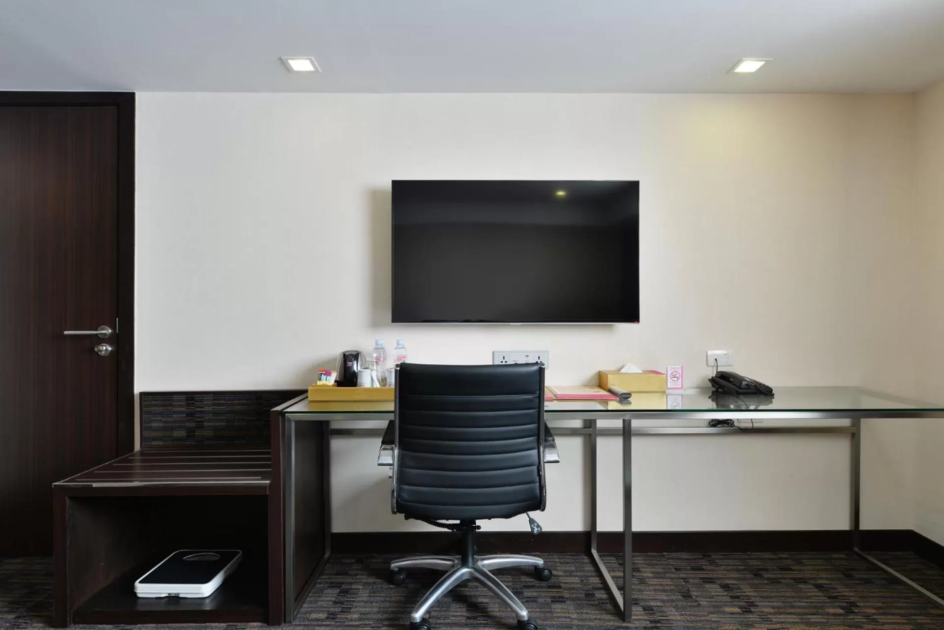 Living room in Hotel Royal Bangkok