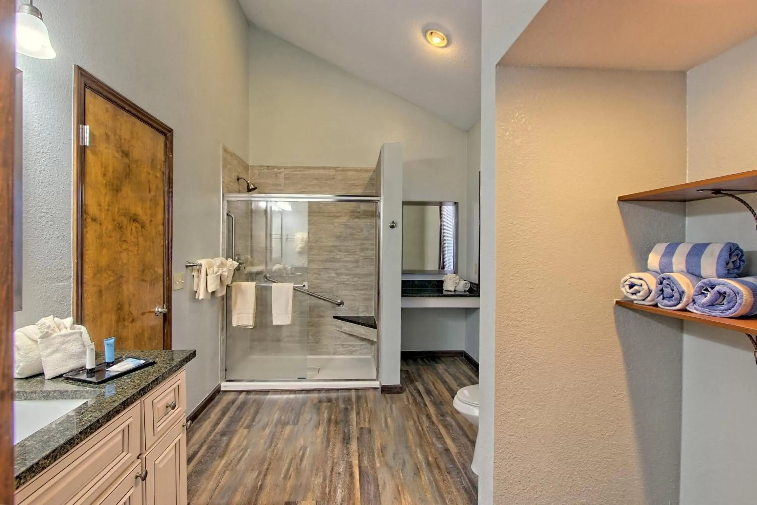 Bathroom, Kitchen/Kitchenette in The Highlands at Sugar by Capital Vacations