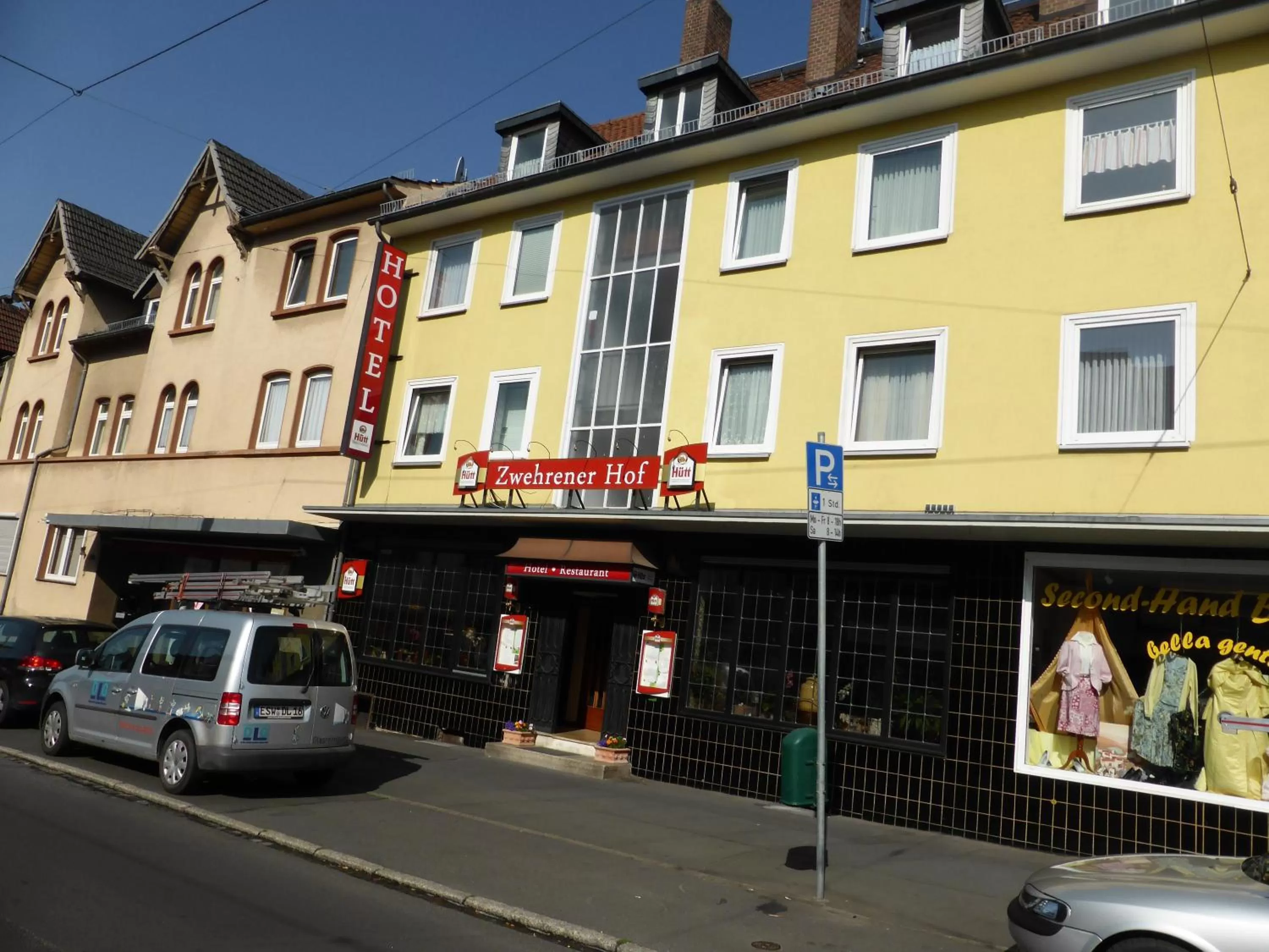 Facade/entrance in Zwehrener Hof
