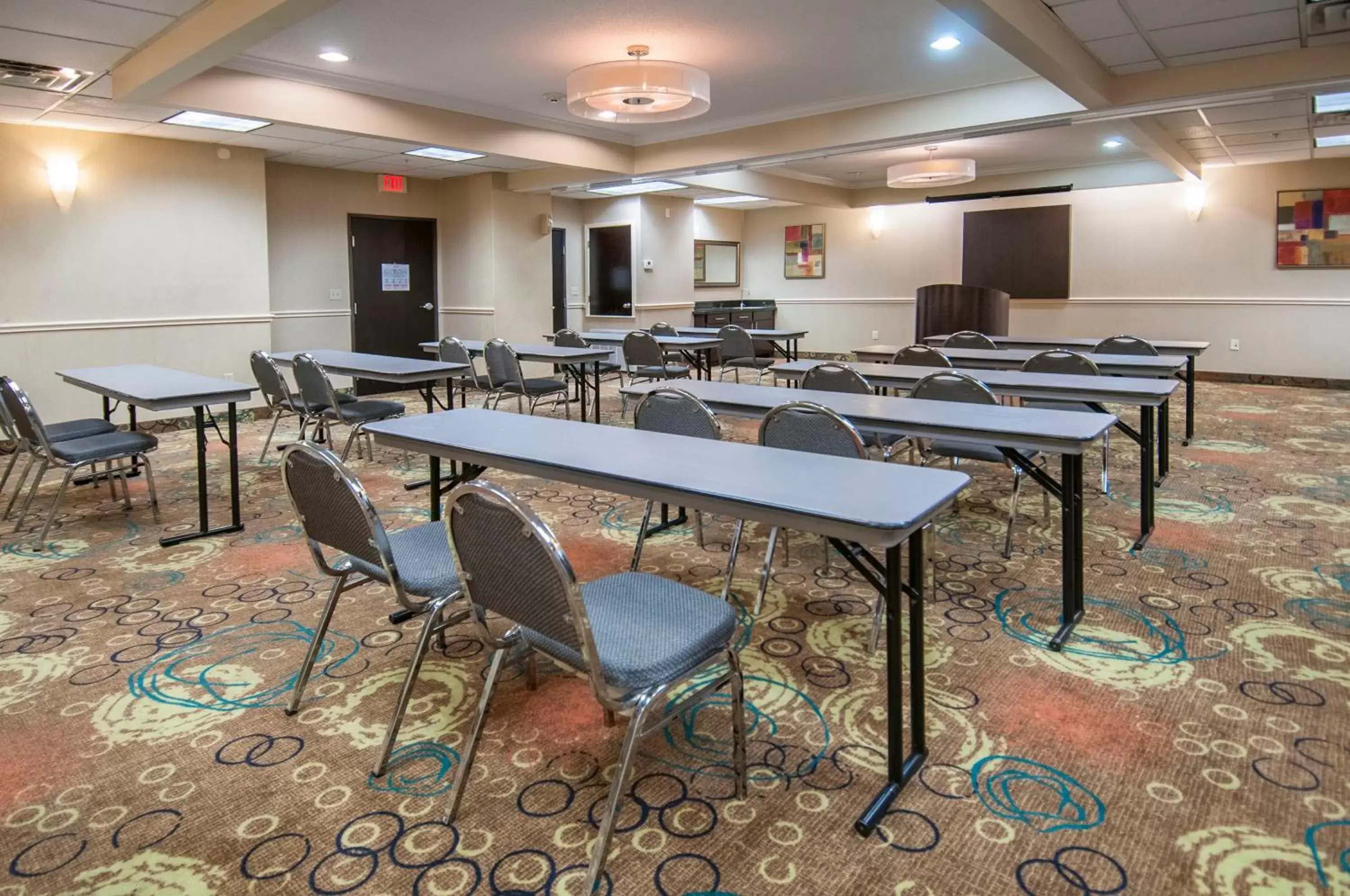 Meeting/conference room in Holiday Inn Express Hotel & Suites Houston North Intercontinental, an IHG Hotel
