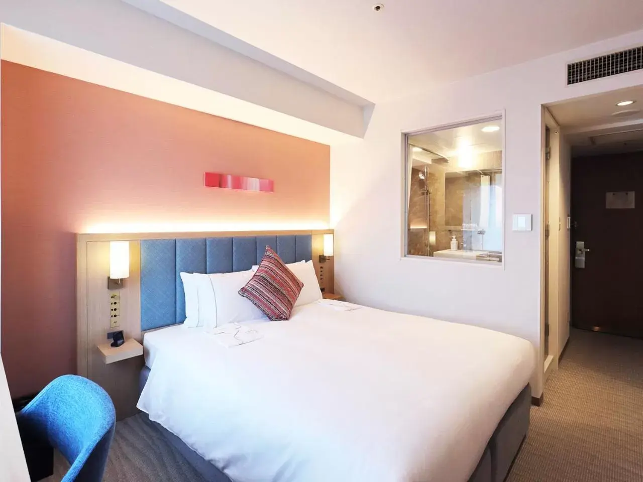 Photo of the whole room, Bed in The Royal Park Hotel Hiroshima Riverside Photo of the whole room, Bed in The Royal Park Hotel Hiroshima Riverside