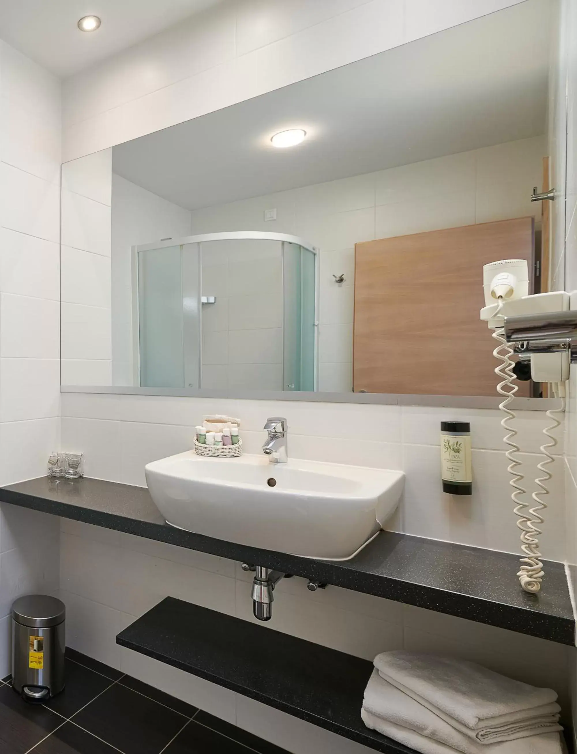 Bathroom in Hotel Adria