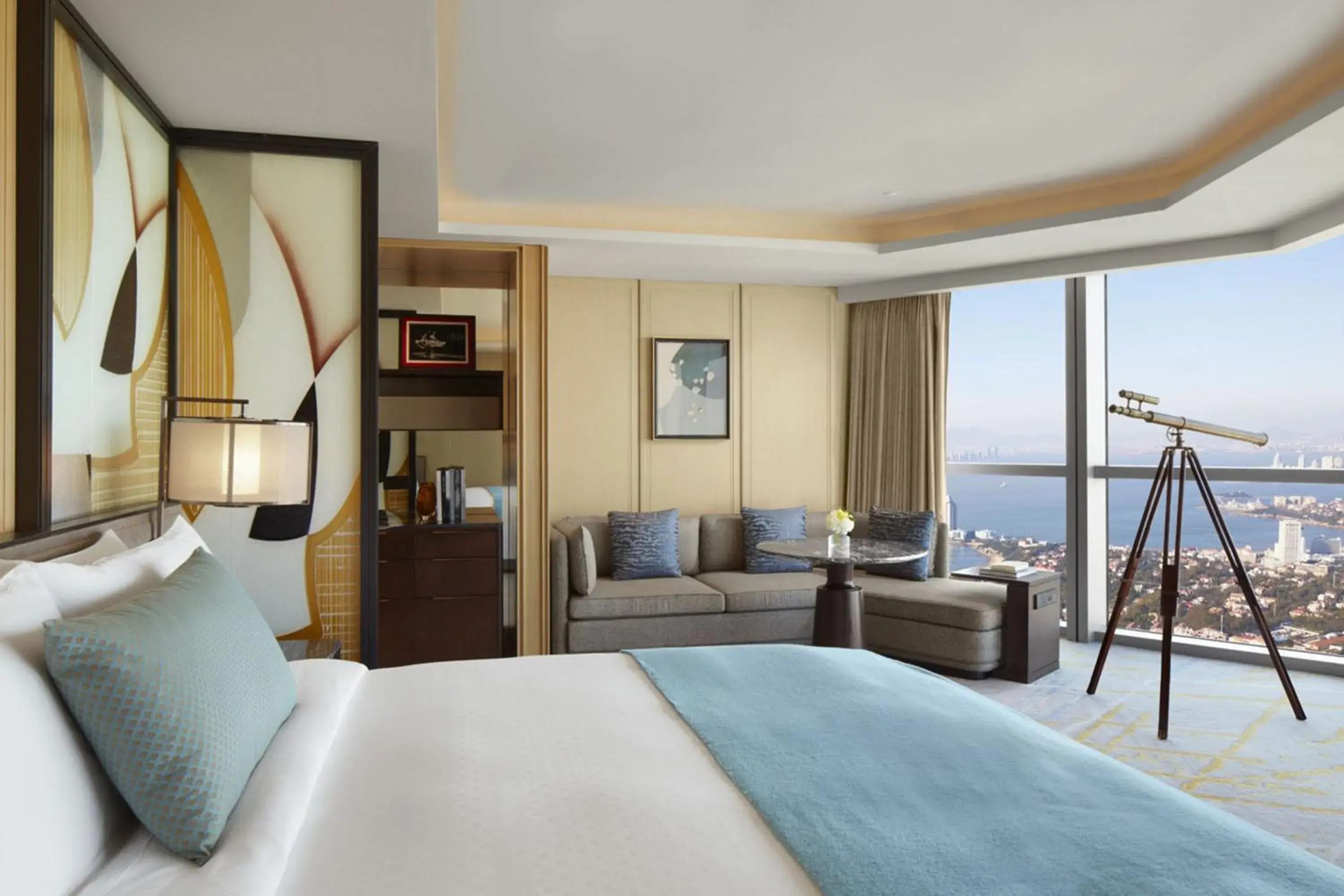 Bedroom in The St Regis Qingdao