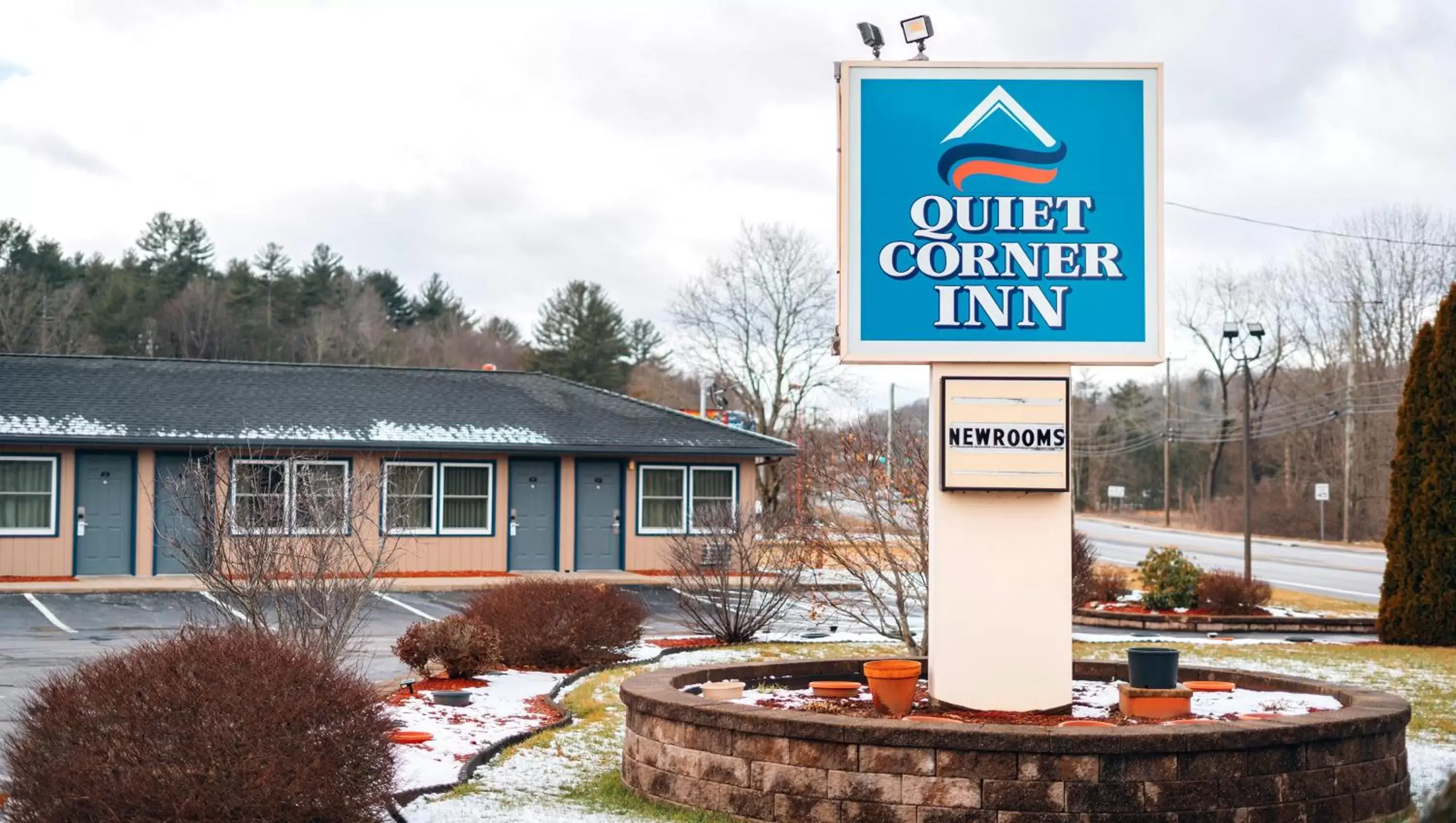 Property Building in Quiet Corner Inn