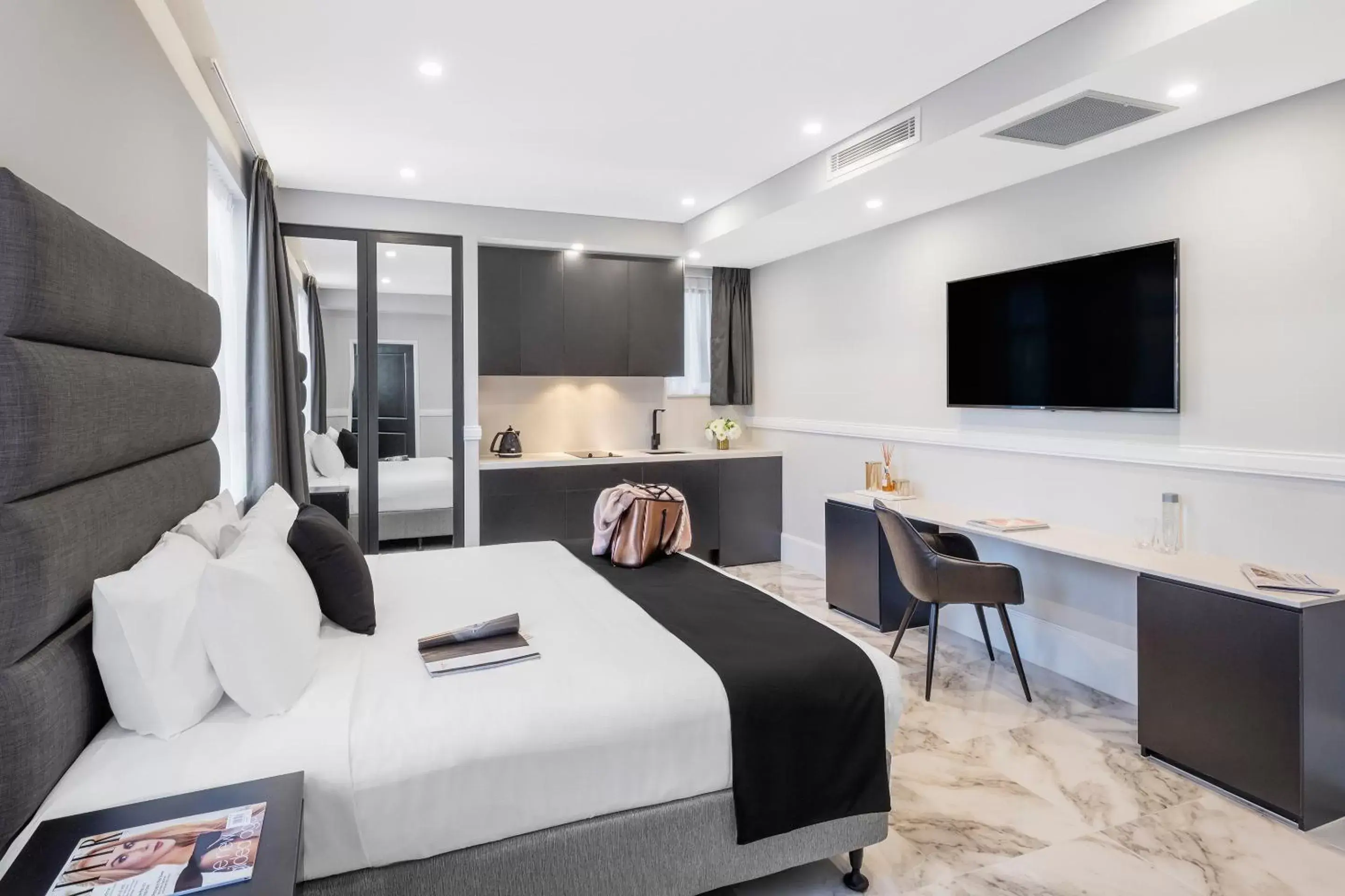TV and multimedia, TV/Entertainment Center in Holiday Inn & Suites - Parramatta Marsden Street, an IHG Hotel