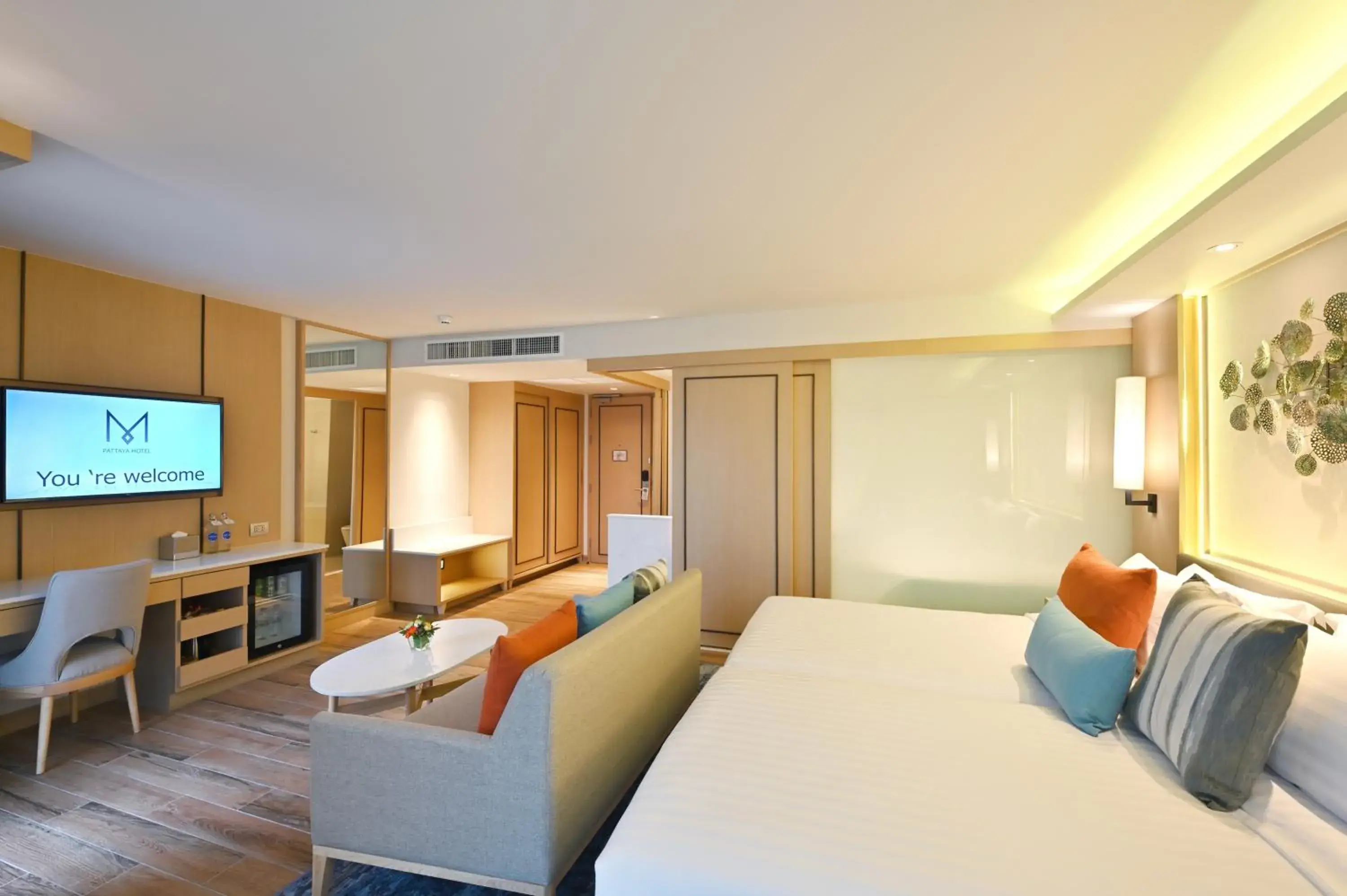 Bedroom, TV/Entertainment Center in M Pattaya Hotel - SHA Extra Plus