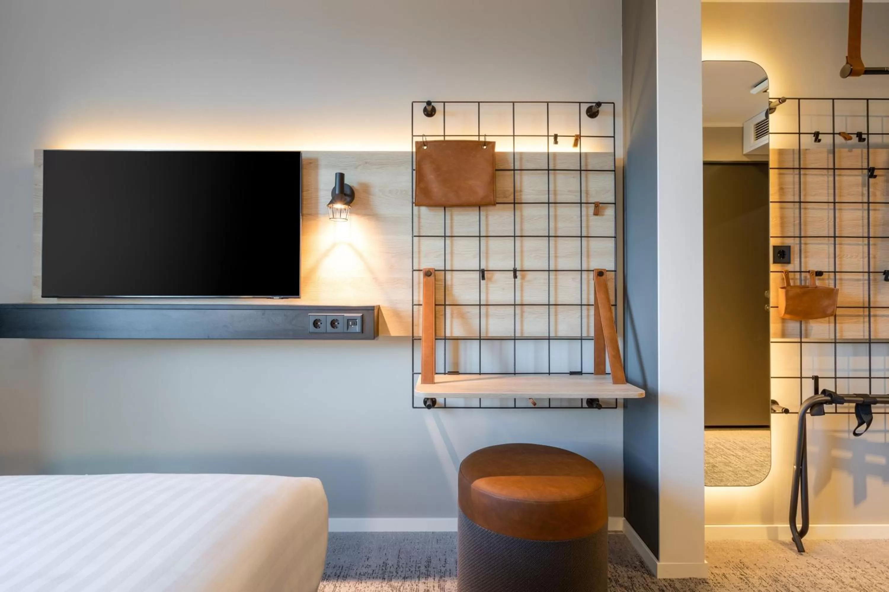 Photo of the whole room, Bed in Moxy Dortmund City