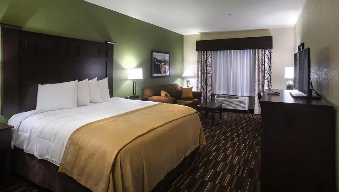 Photo of the whole room, Bed in Comfort Inn & Suites