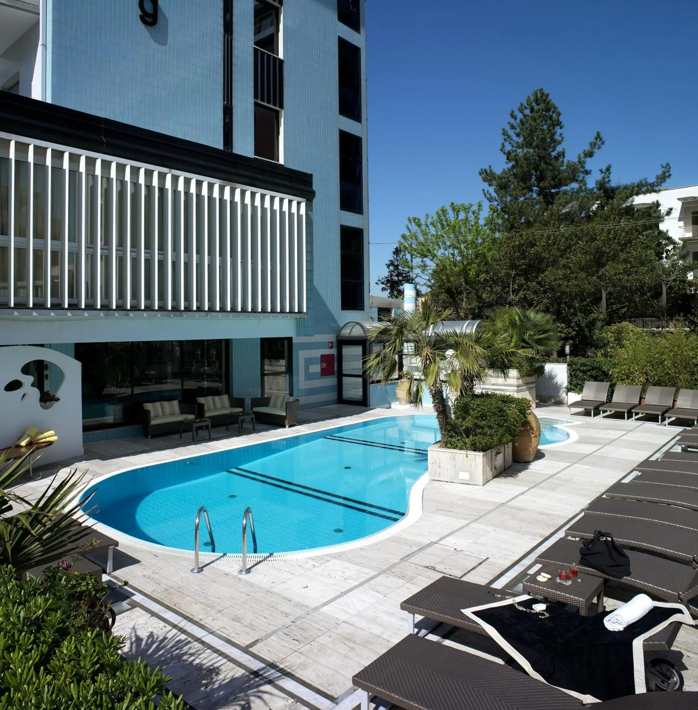 Facade/entrance, Swimming Pool in Hotel Feldberg