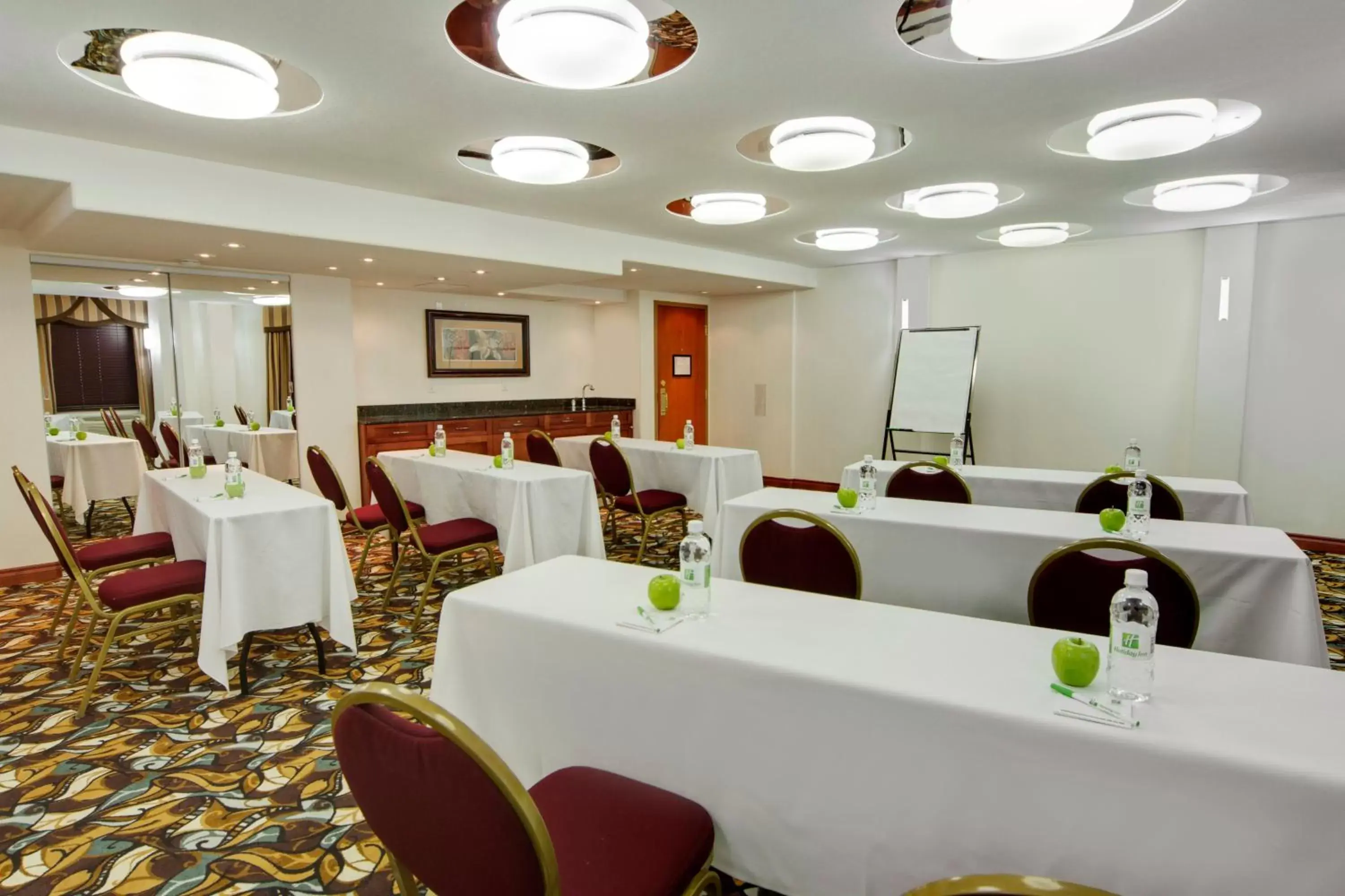 Meeting/conference room in Holiday Inn Calgary Airport, an IHG Hotel