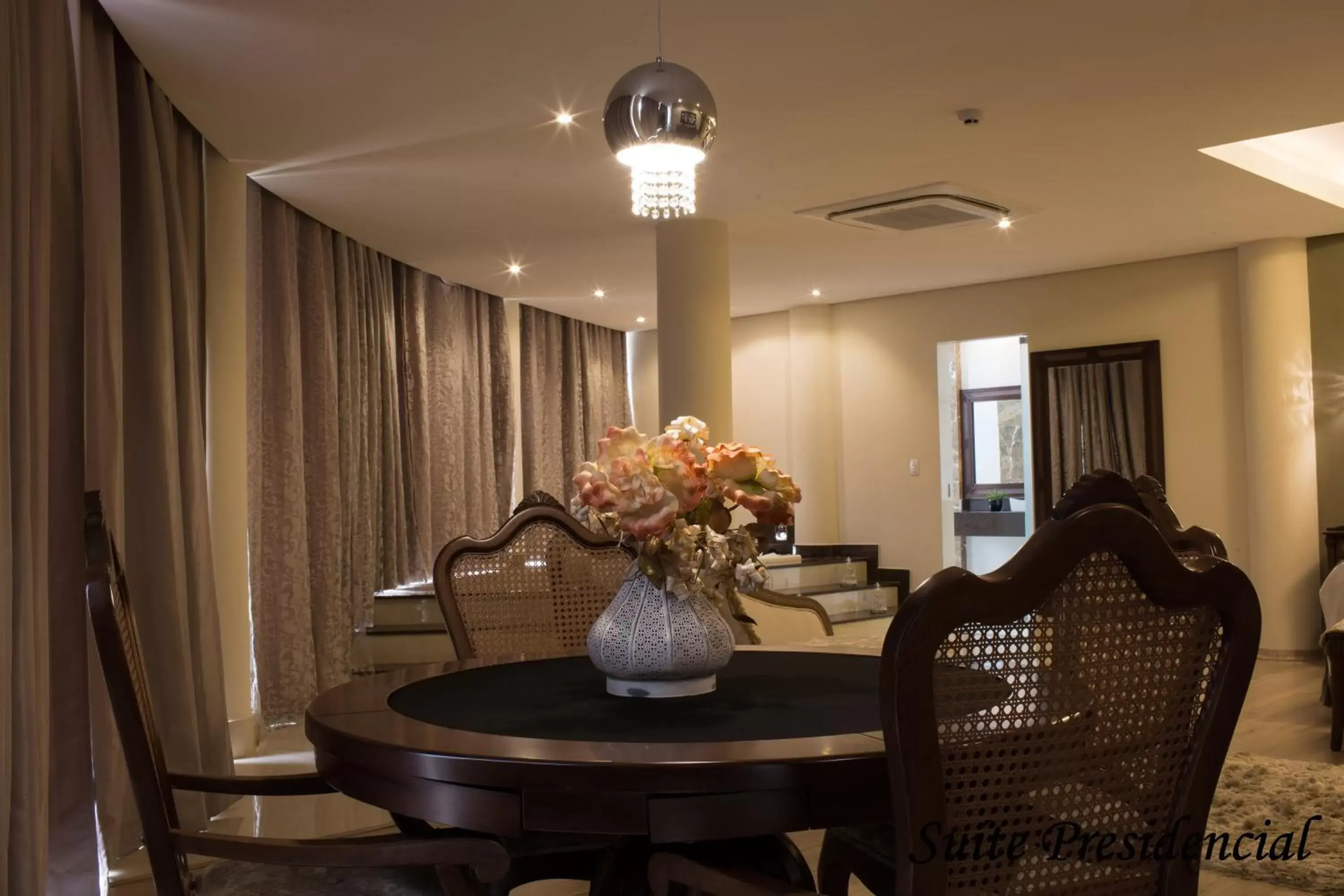 Dining Area in Minas Platinum Hotel & Convention
