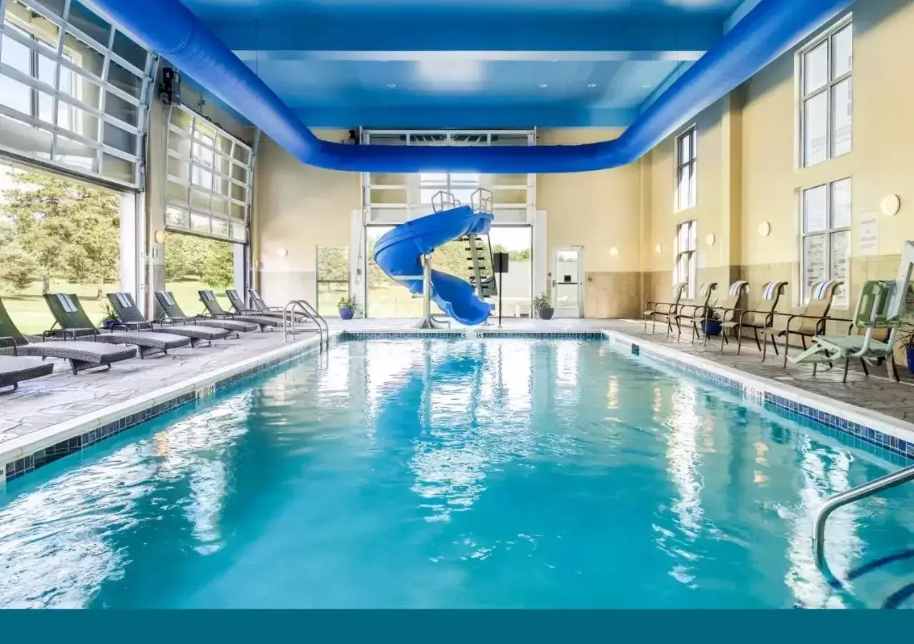 Pool view, Swimming Pool in Comfort Suites DuBois