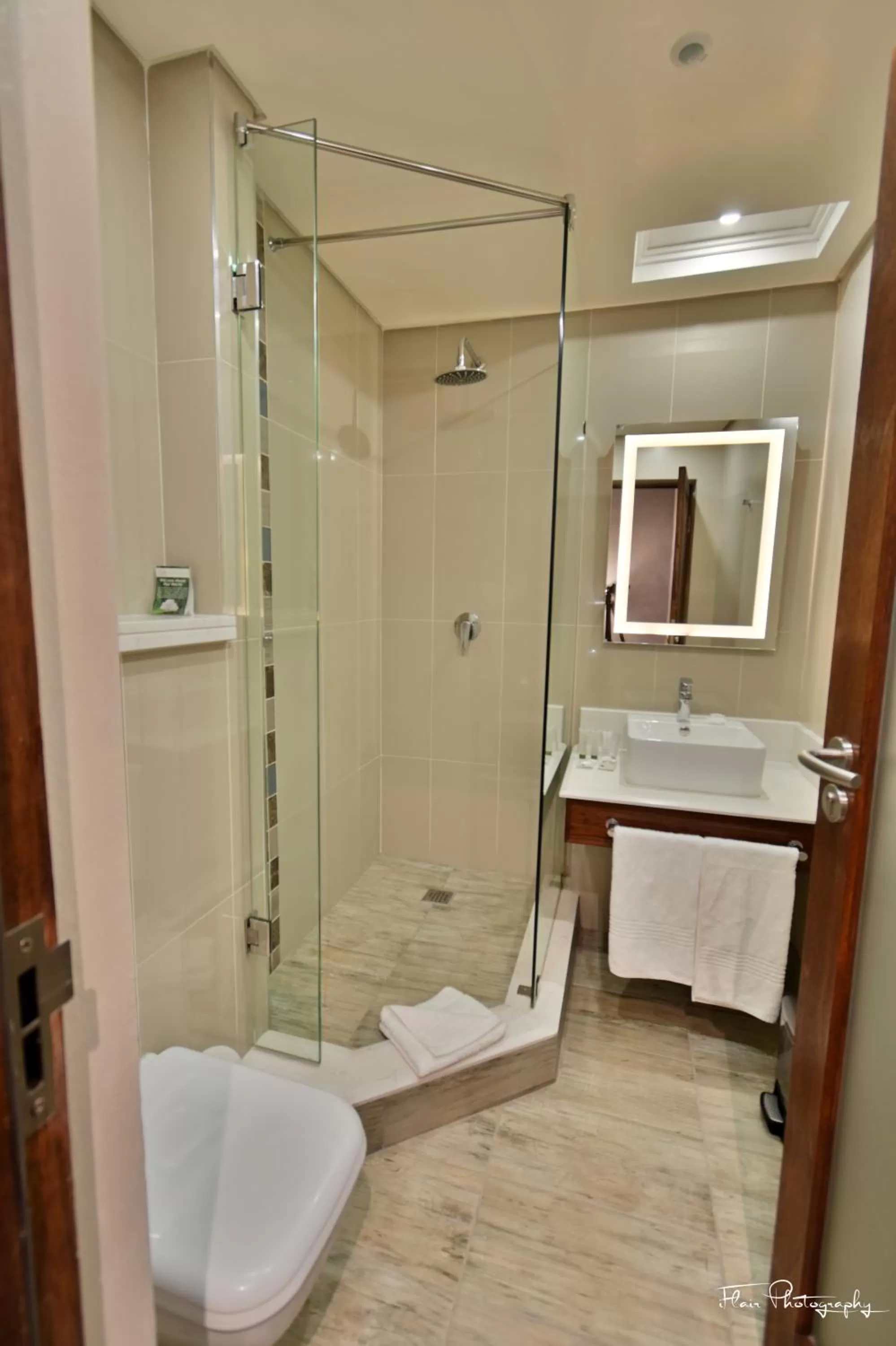 Shower in Premier Splendid Inn Bloemfontein