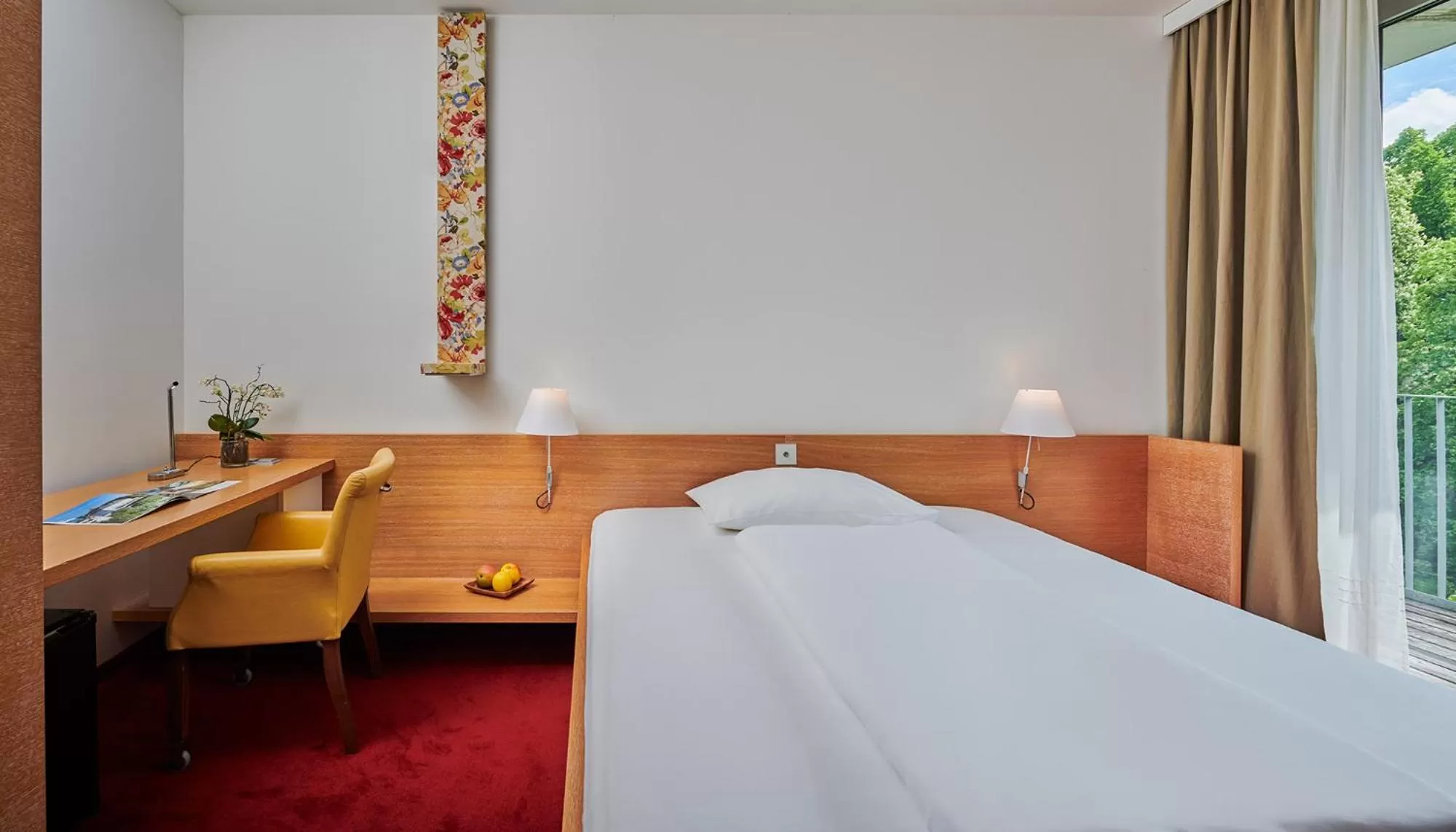 Photo of the whole room, Bed in Das Schloss an der Eisenstrasse