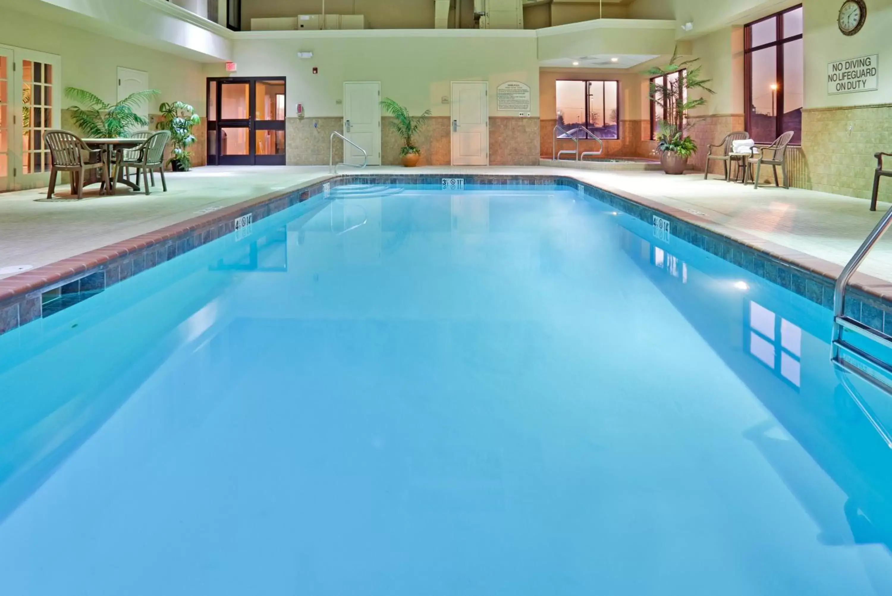Swimming Pool in Holiday Inn Express Hotel & Suites Cape Girardeau I-55, an IHG Hotel