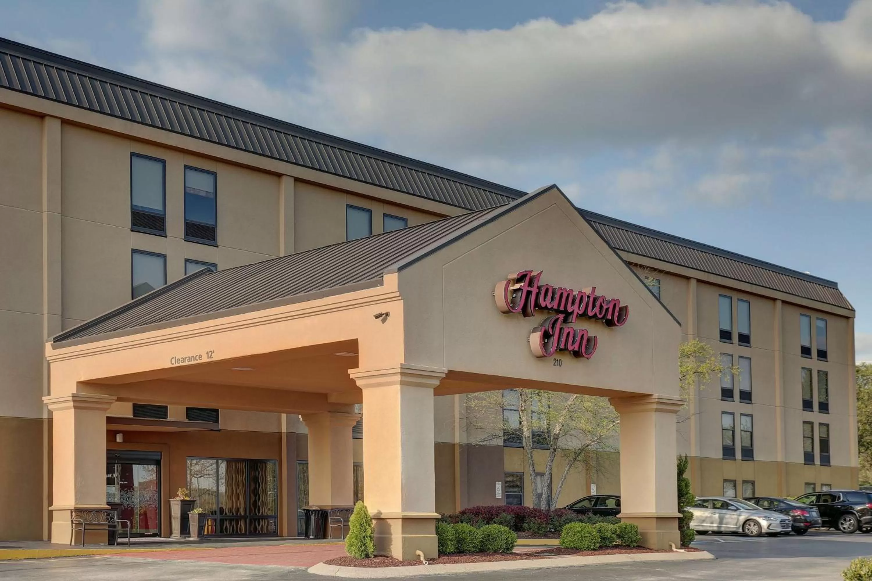 Property building in Hampton Inn Nashville-I-24 Hickory Hollow