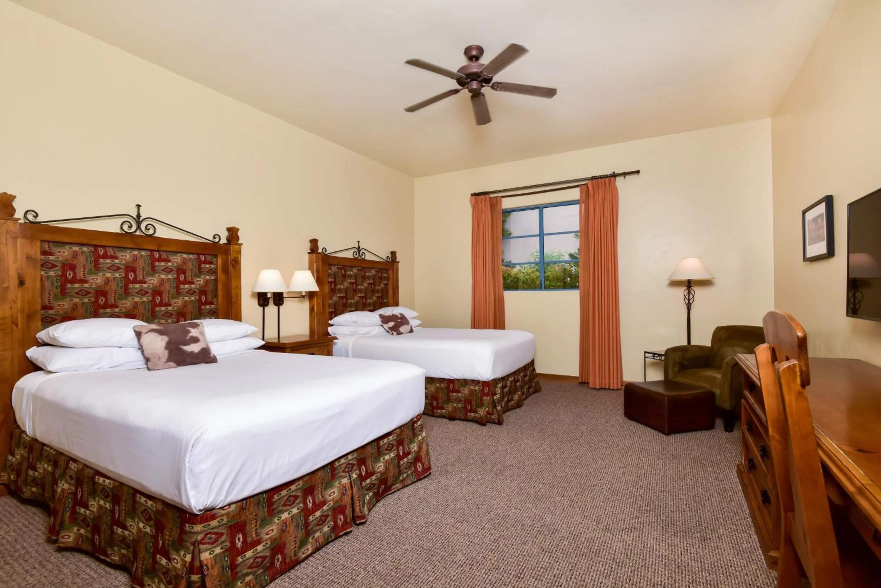 Bedroom, Bed in Lodge On The Desert