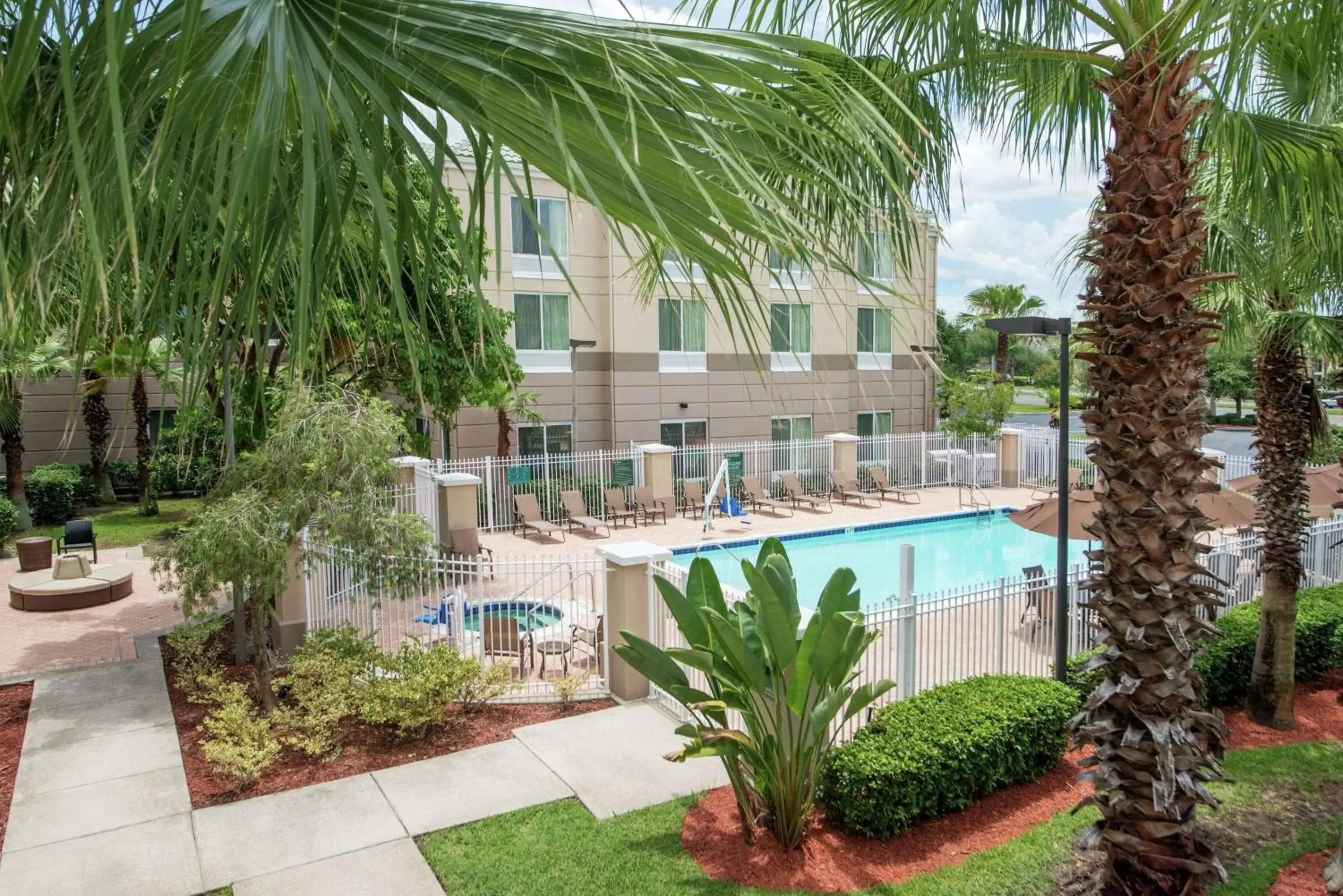 Swimming Pool in Hilton Garden Inn Orlando East - UCF Area