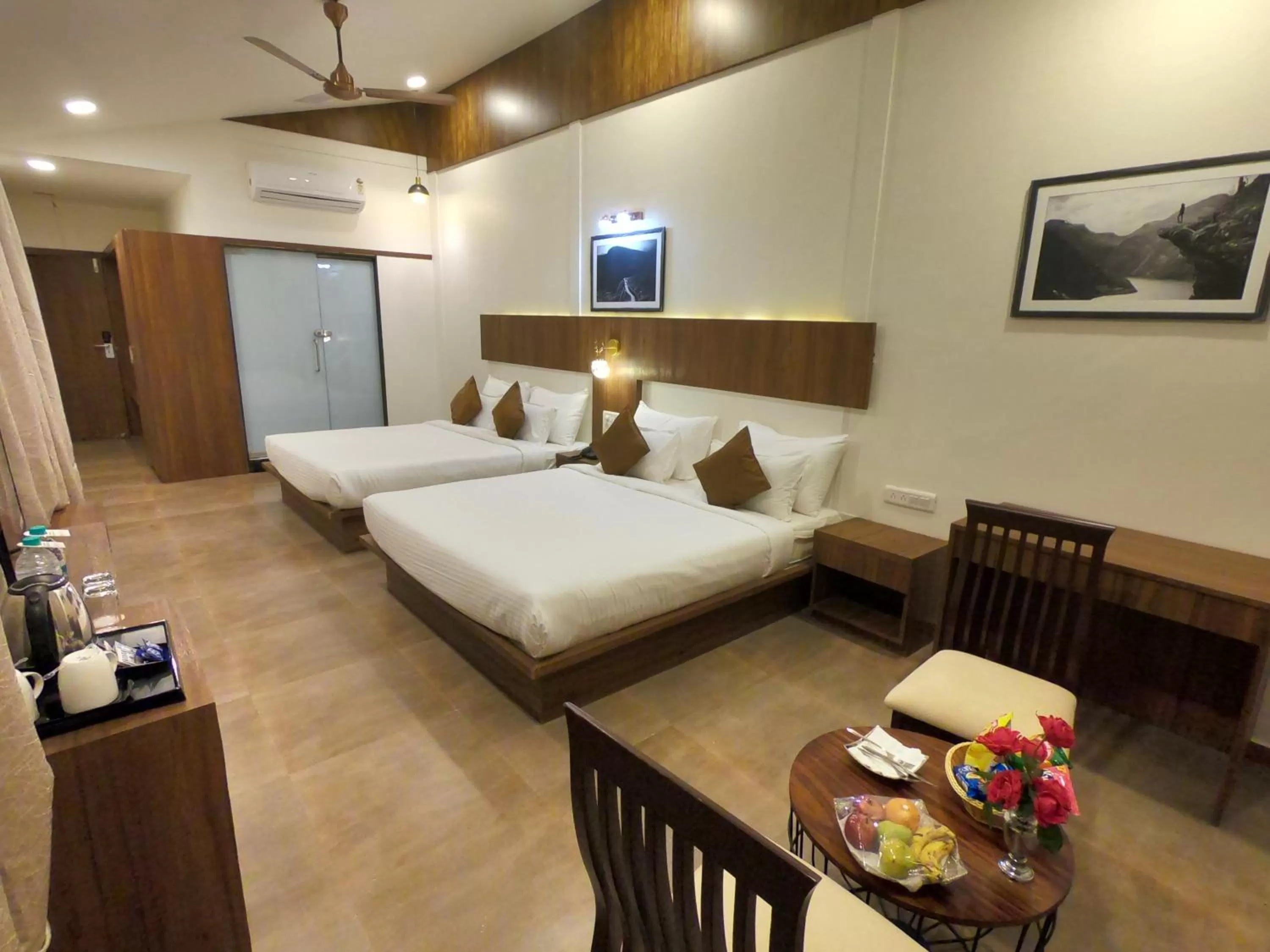 Bed in Jivanta Mahabaleshwar