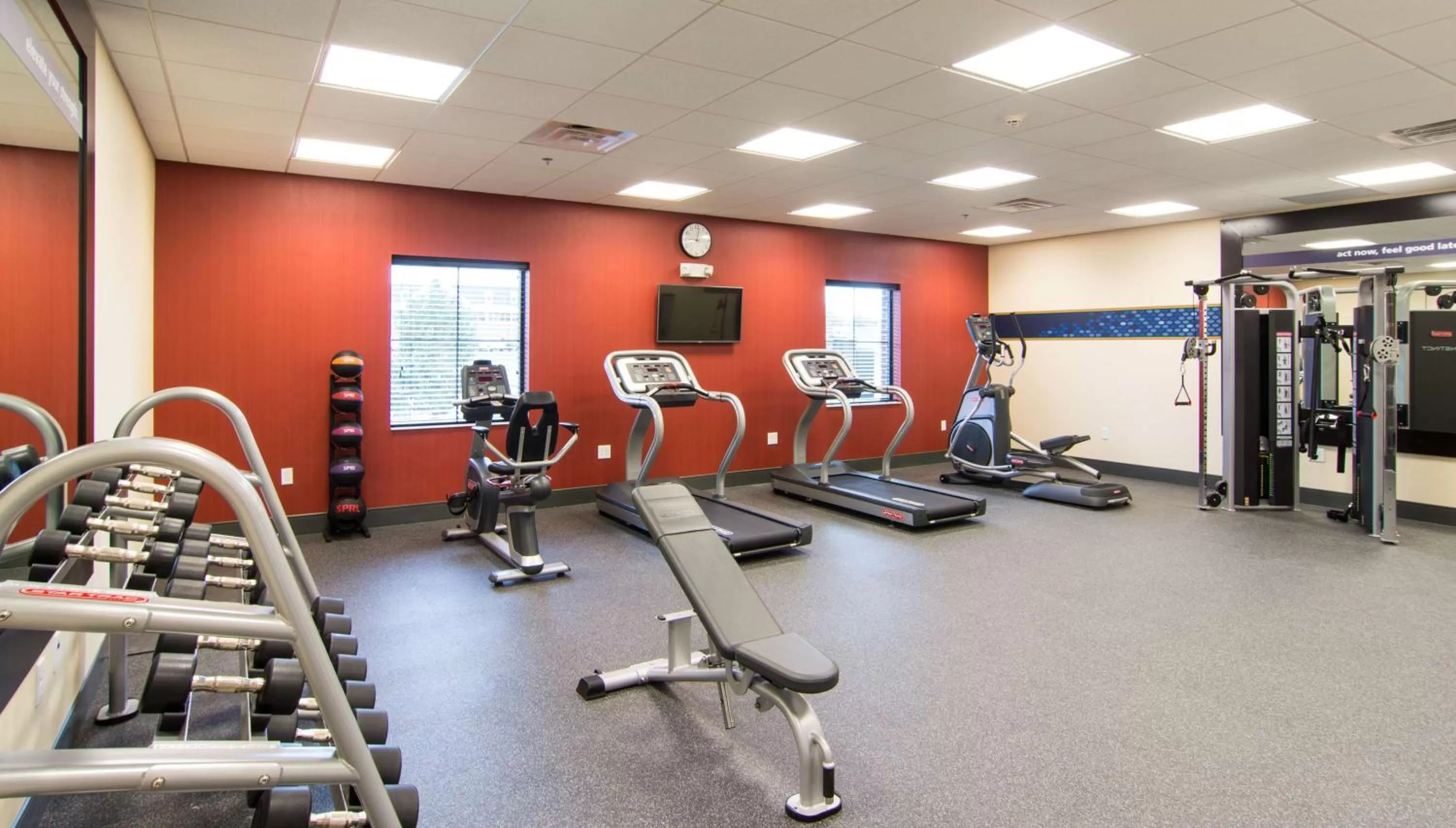 Fitness centre/facilities in Hampton Inn Orange City