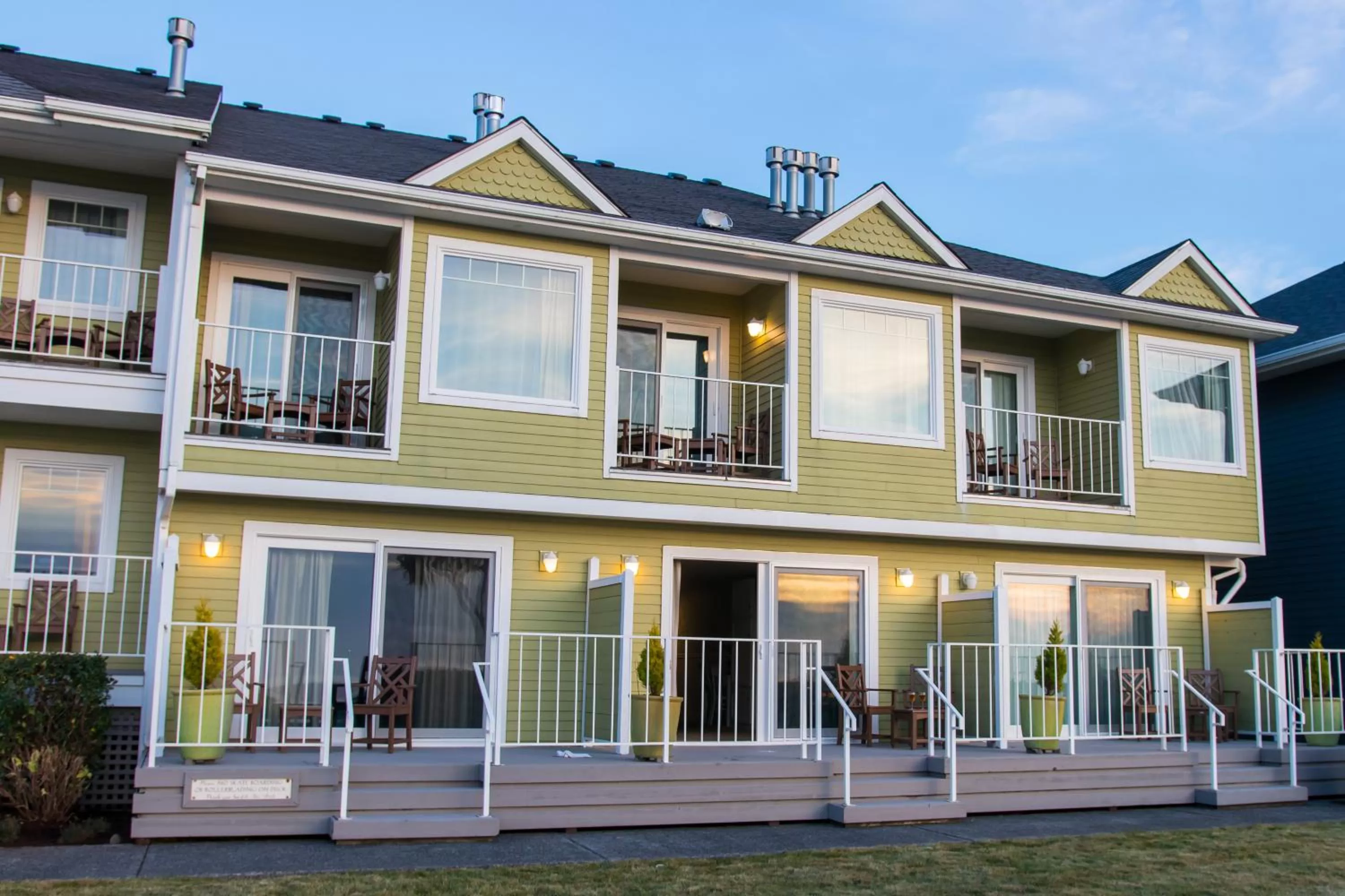 Property building in Inn of the Four Winds Seaside Oceanfront