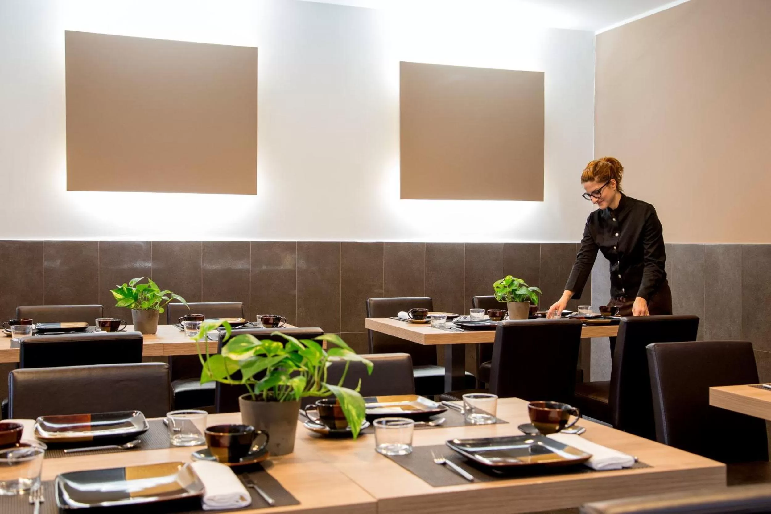 Restaurant/places to eat in Park Hotel Sabina