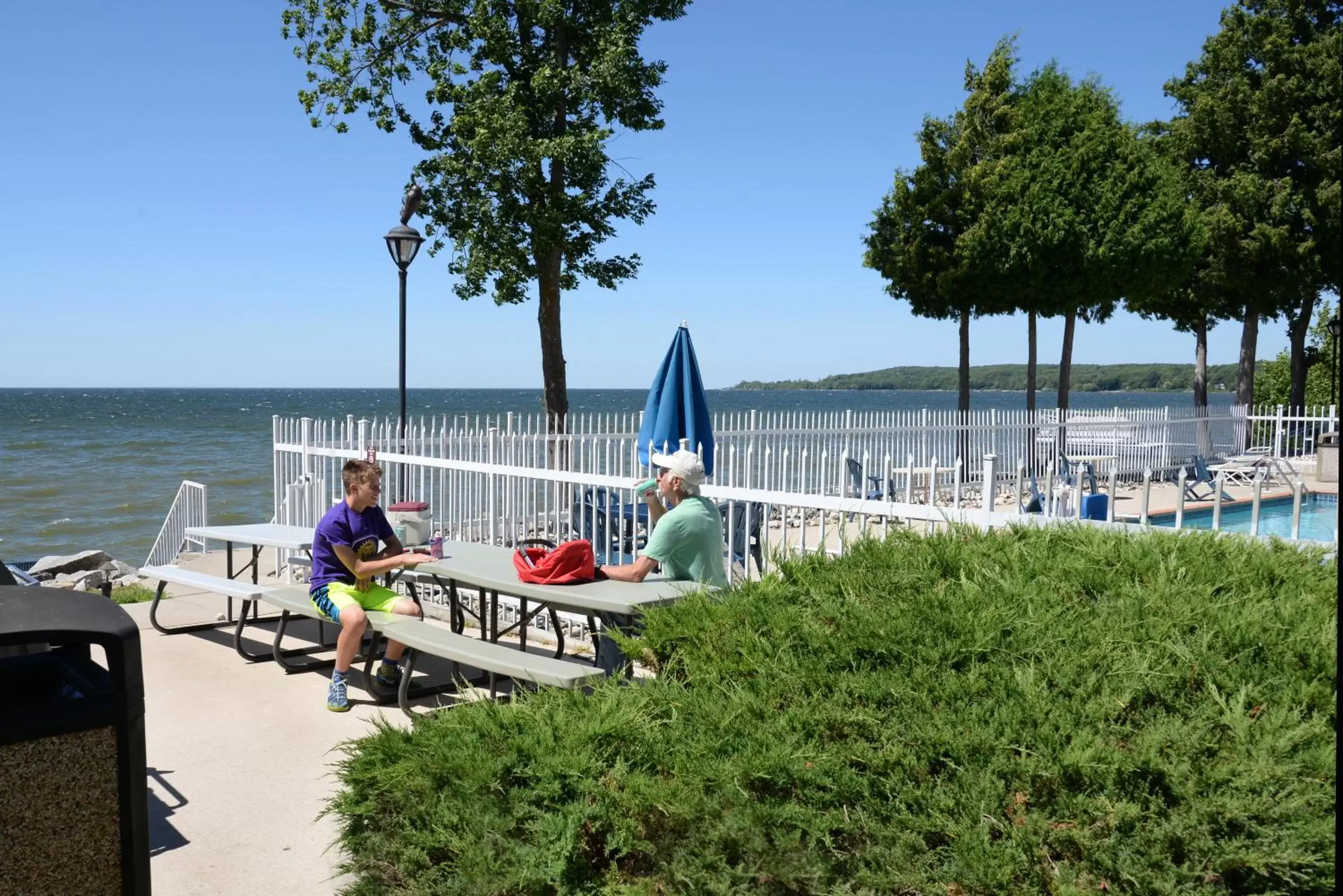 BBQ facilities in Westwood Shores Waterfront Resort