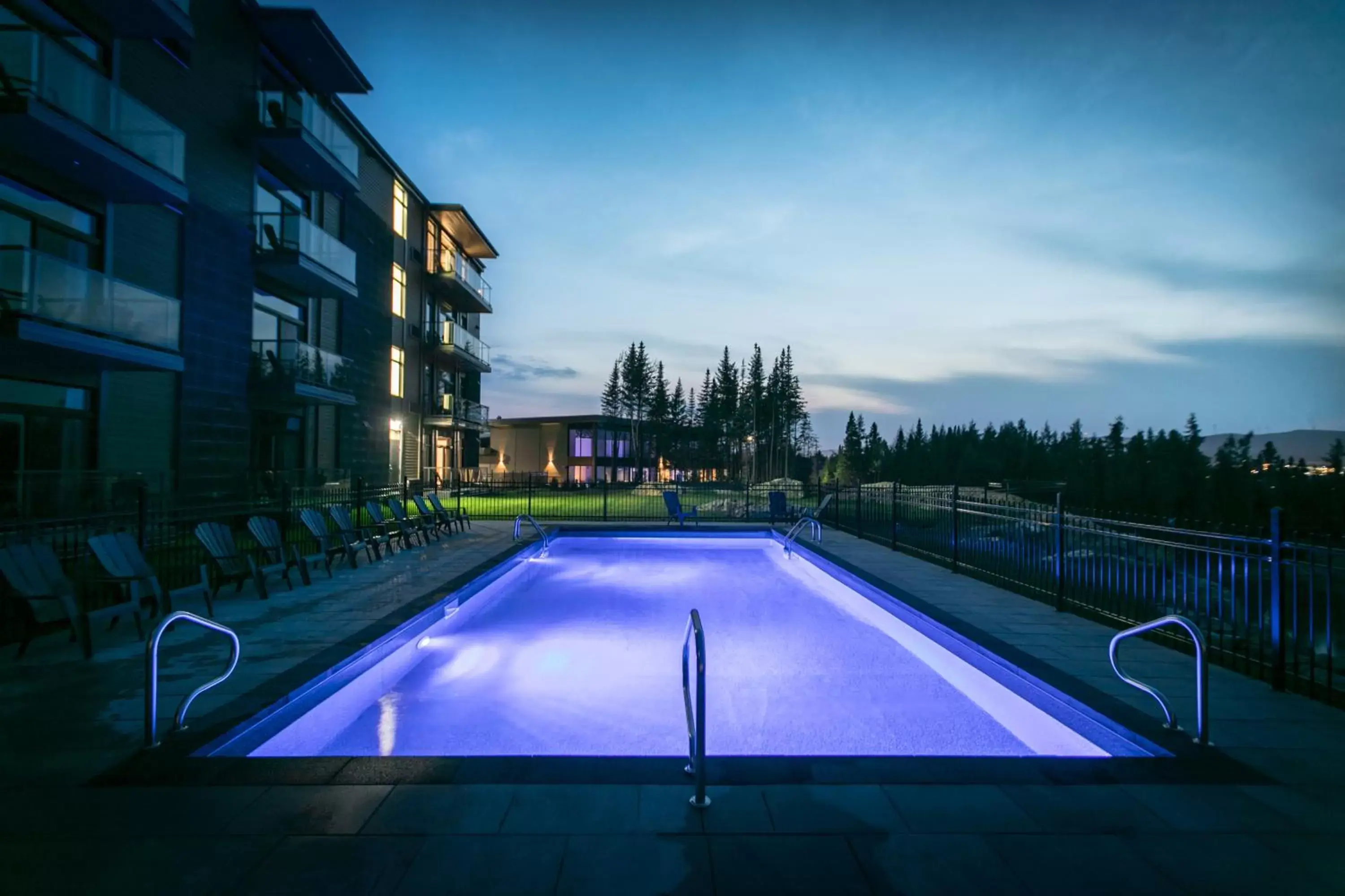 Floor plan, Swimming Pool in Hôtel du Domaine, centre de villégiature et de congrès