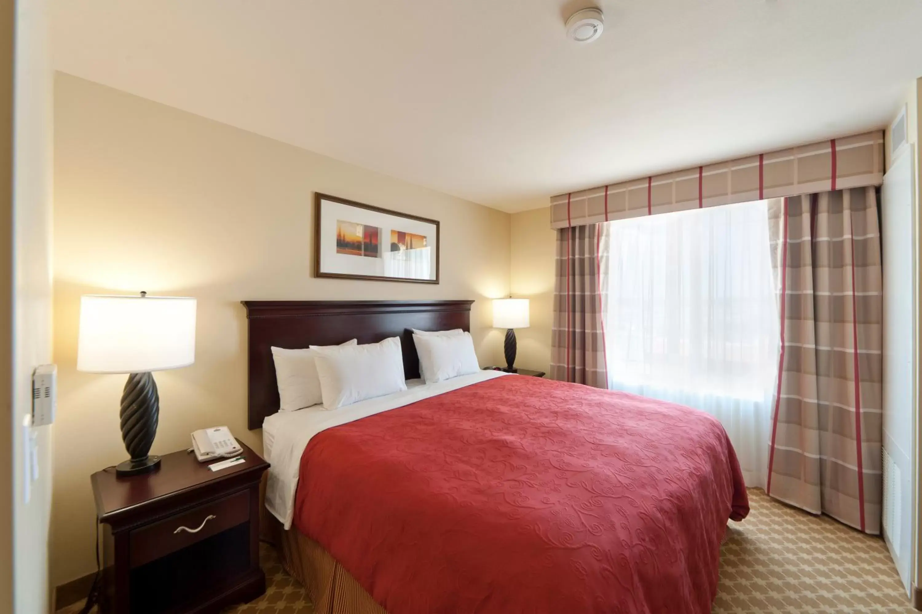One-Bedroom King Suite in Holiday Inn & Suites - Barstow, an IHG Hotel
