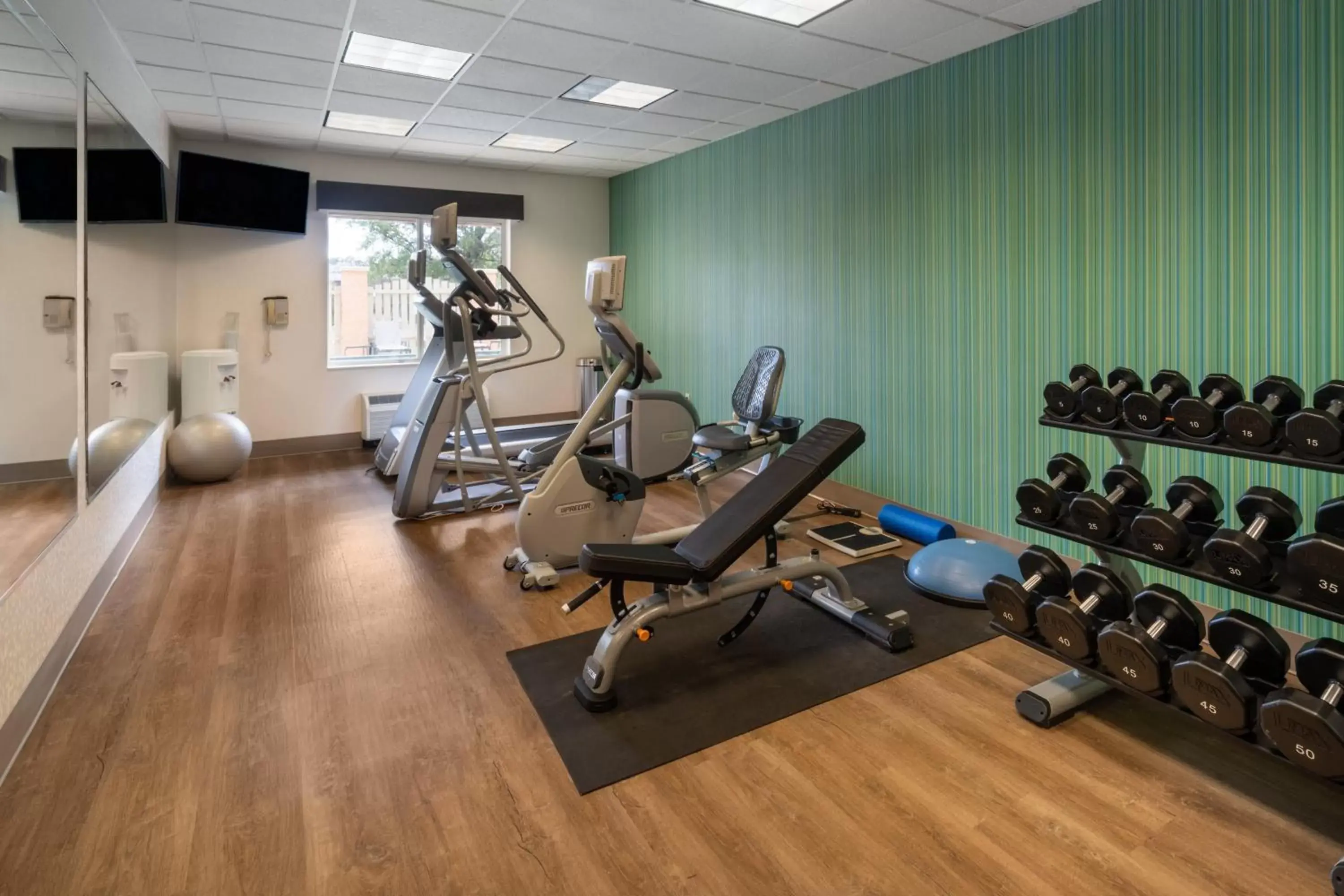 Fitness centre/facilities, Fitness Center/Facilities in Holiday Inn Express Hotel & Suites Bluffton at Hilton Head Area, an IHG Hotel