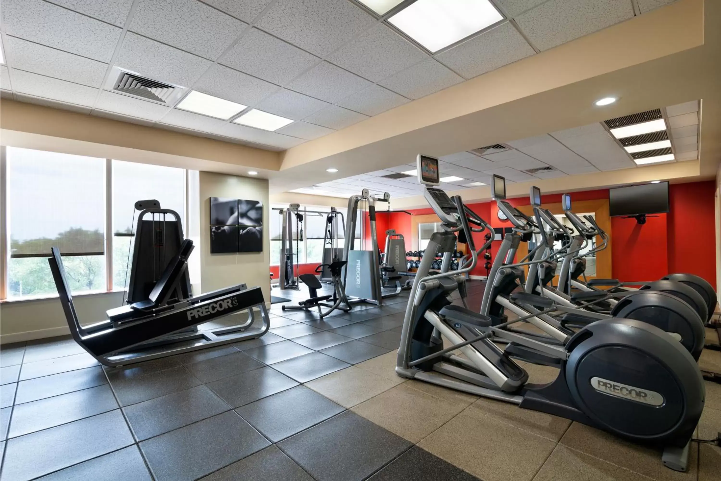 Fitness centre/facilities, Fitness Center/Facilities in Radisson Hotel JFK Airport