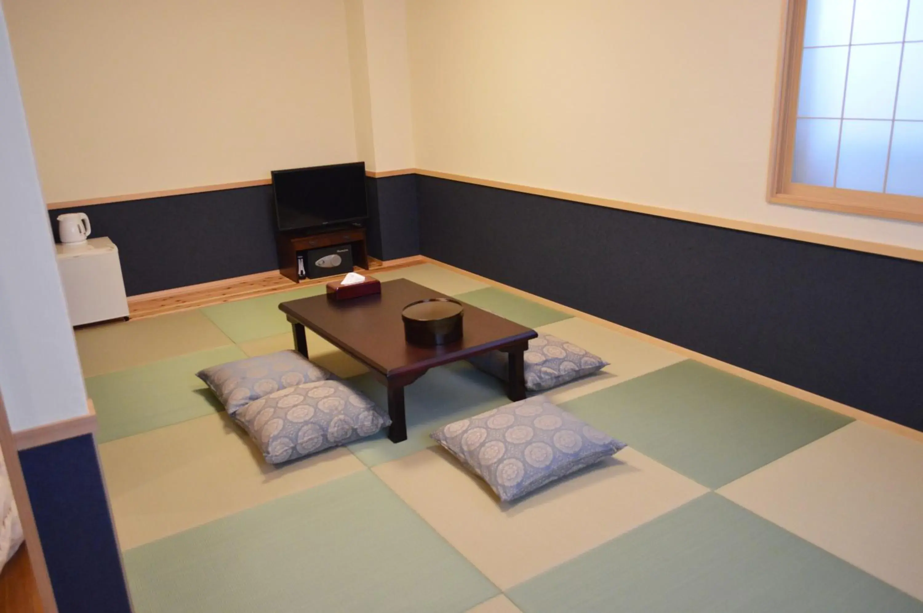 Dining area in Ebisu Ryokan