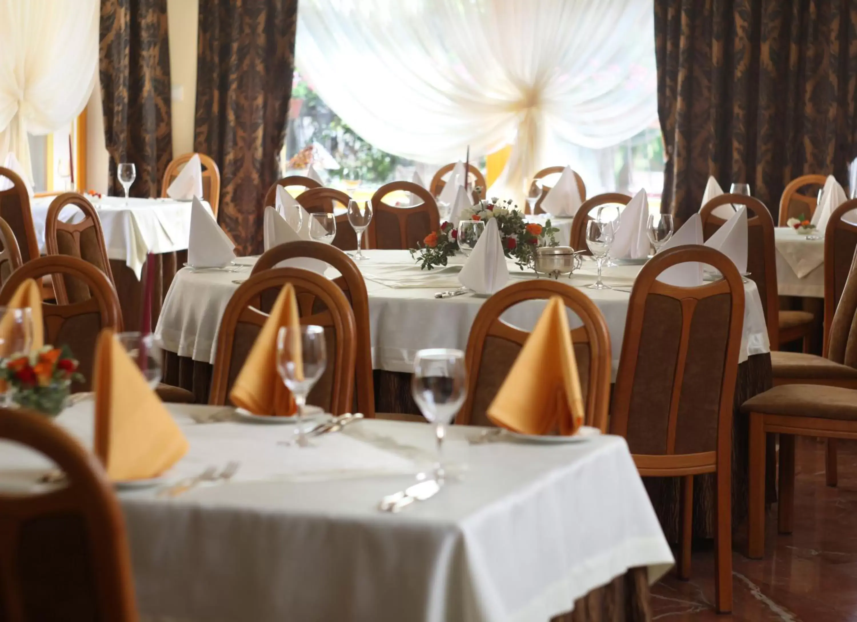 Restaurant/Places to Eat in Hotel Bartan Gdansk Seaside