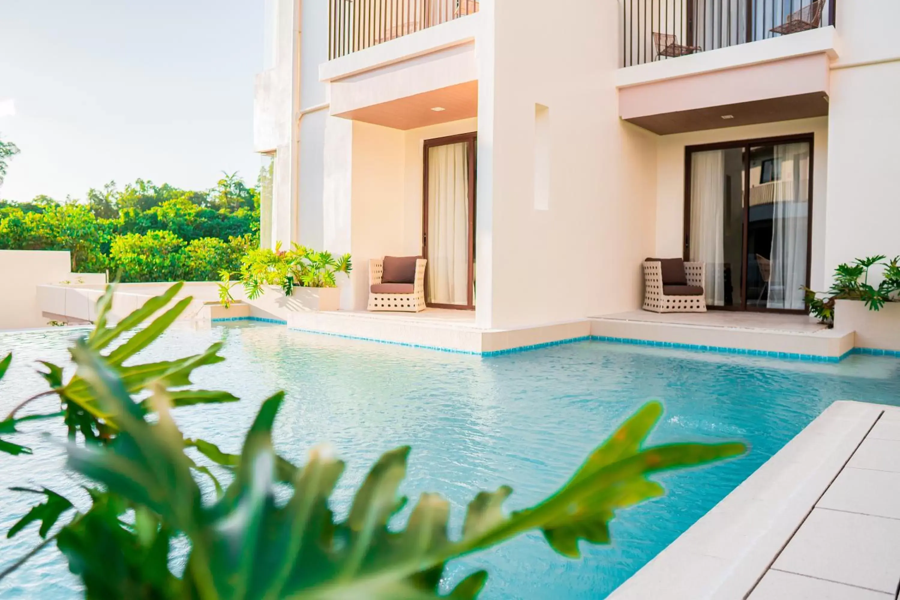 Swimming Pool in Charlie's El Nido