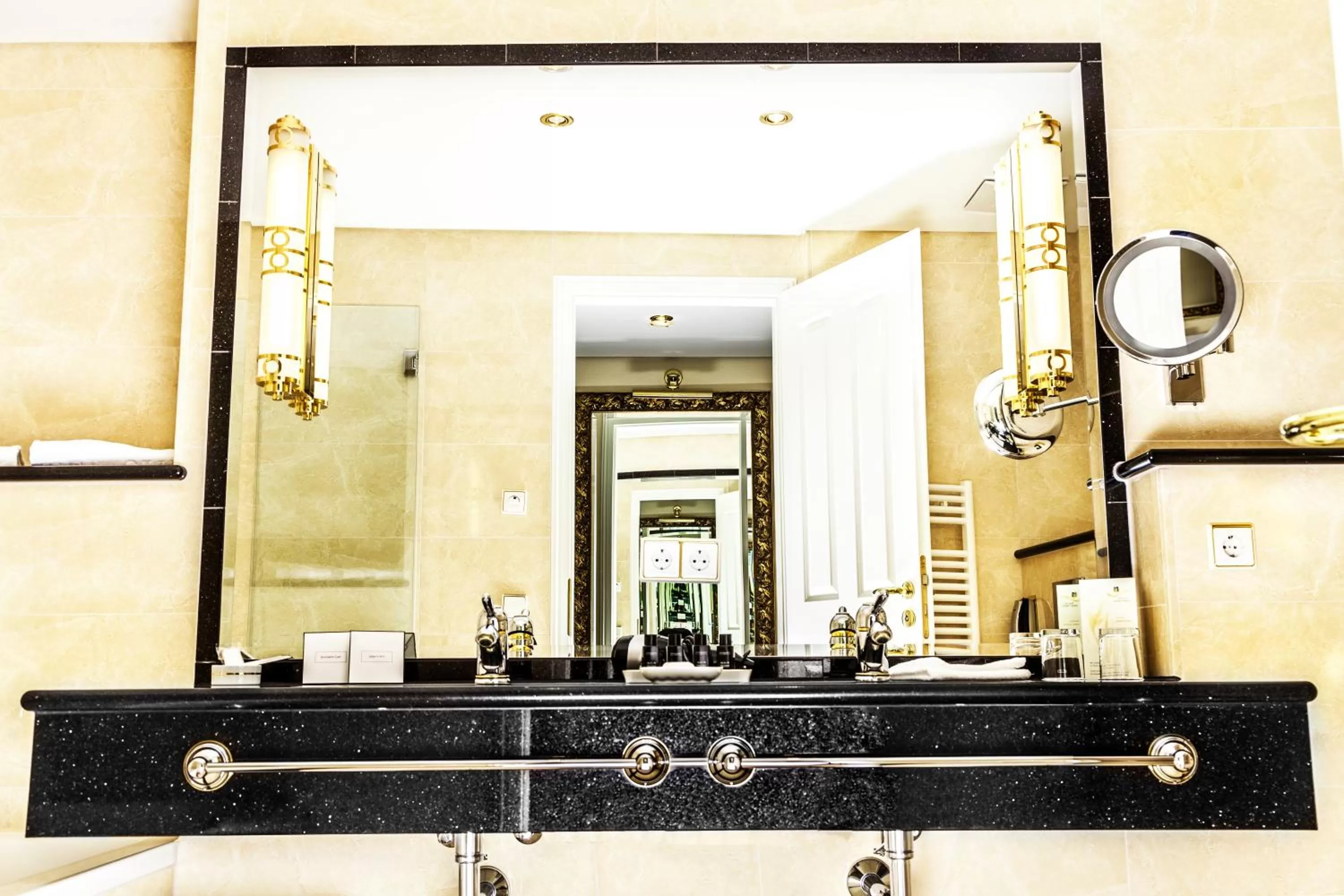 Bathroom in Hotel Suitess