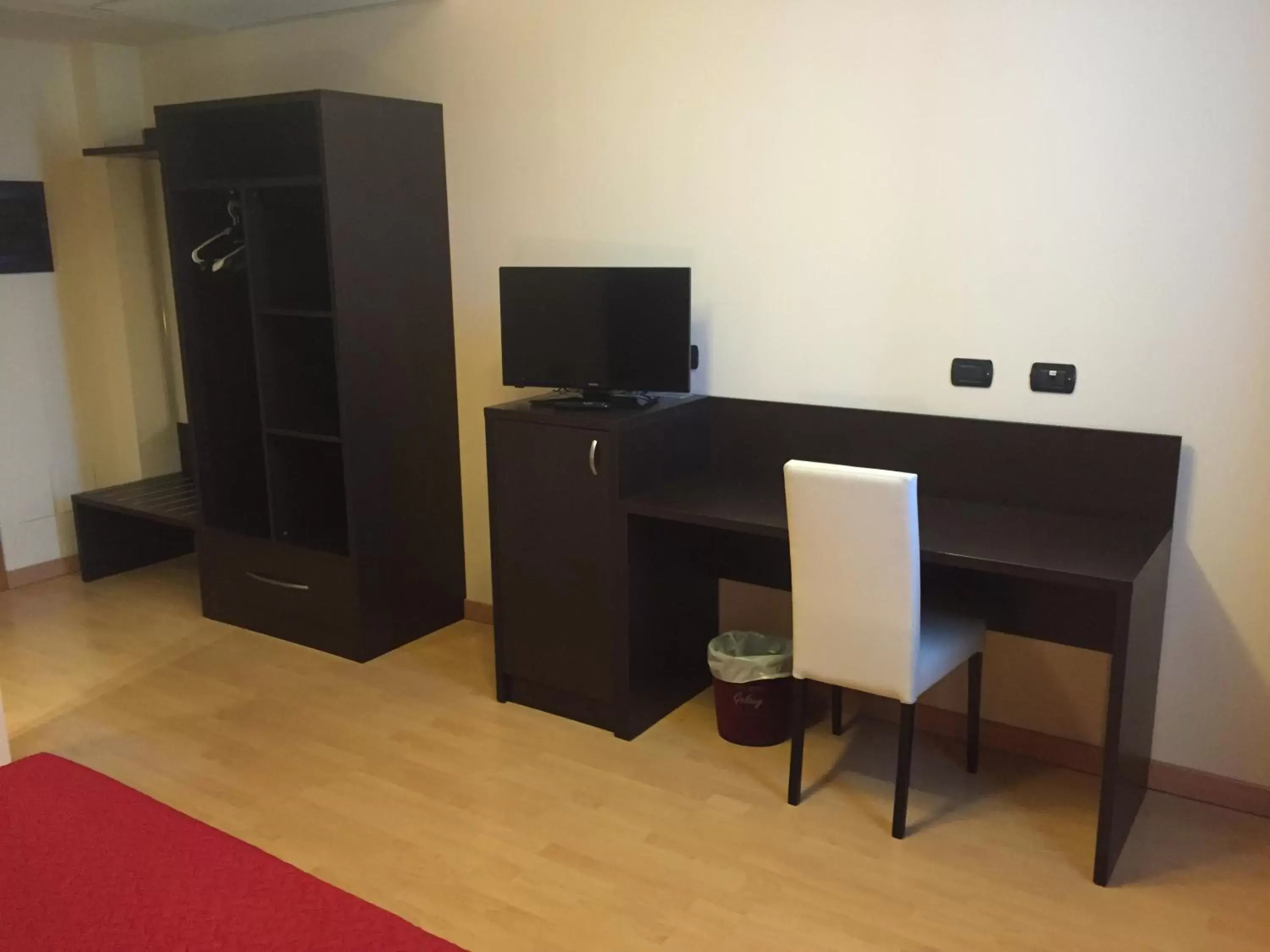 TV and multimedia, TV/Entertainment Center in Hotel Motel Galaxy Reggio Emilia