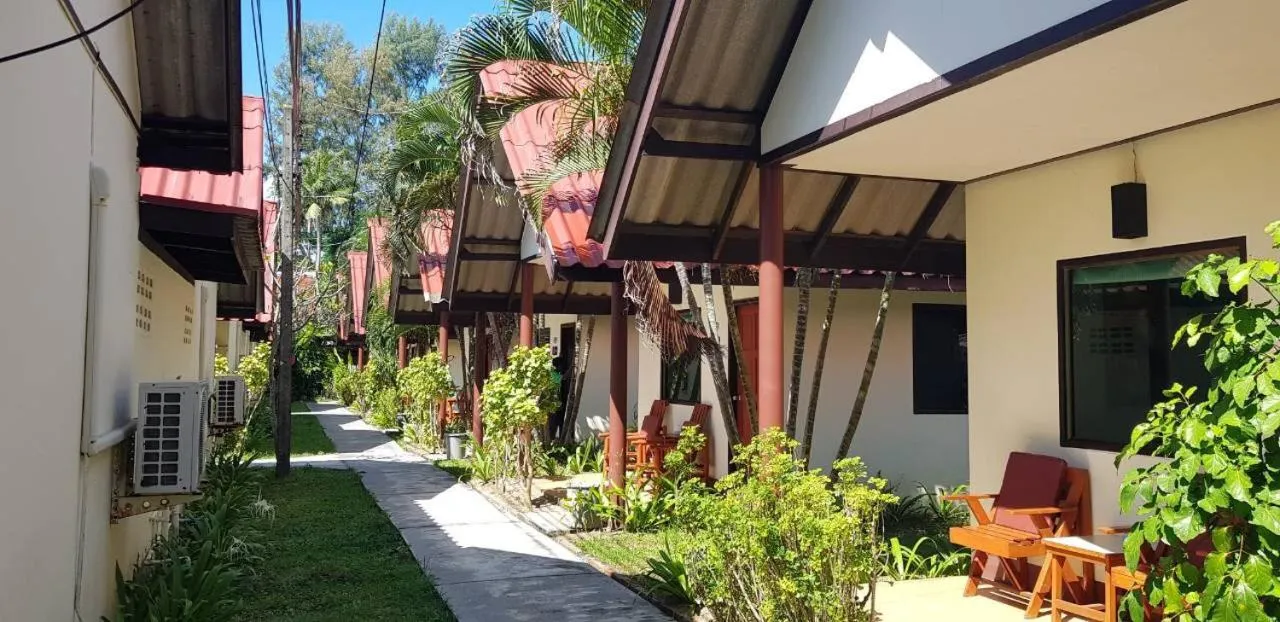 Facade/entrance in Golden Bay Cottage - SHA Extra Plus