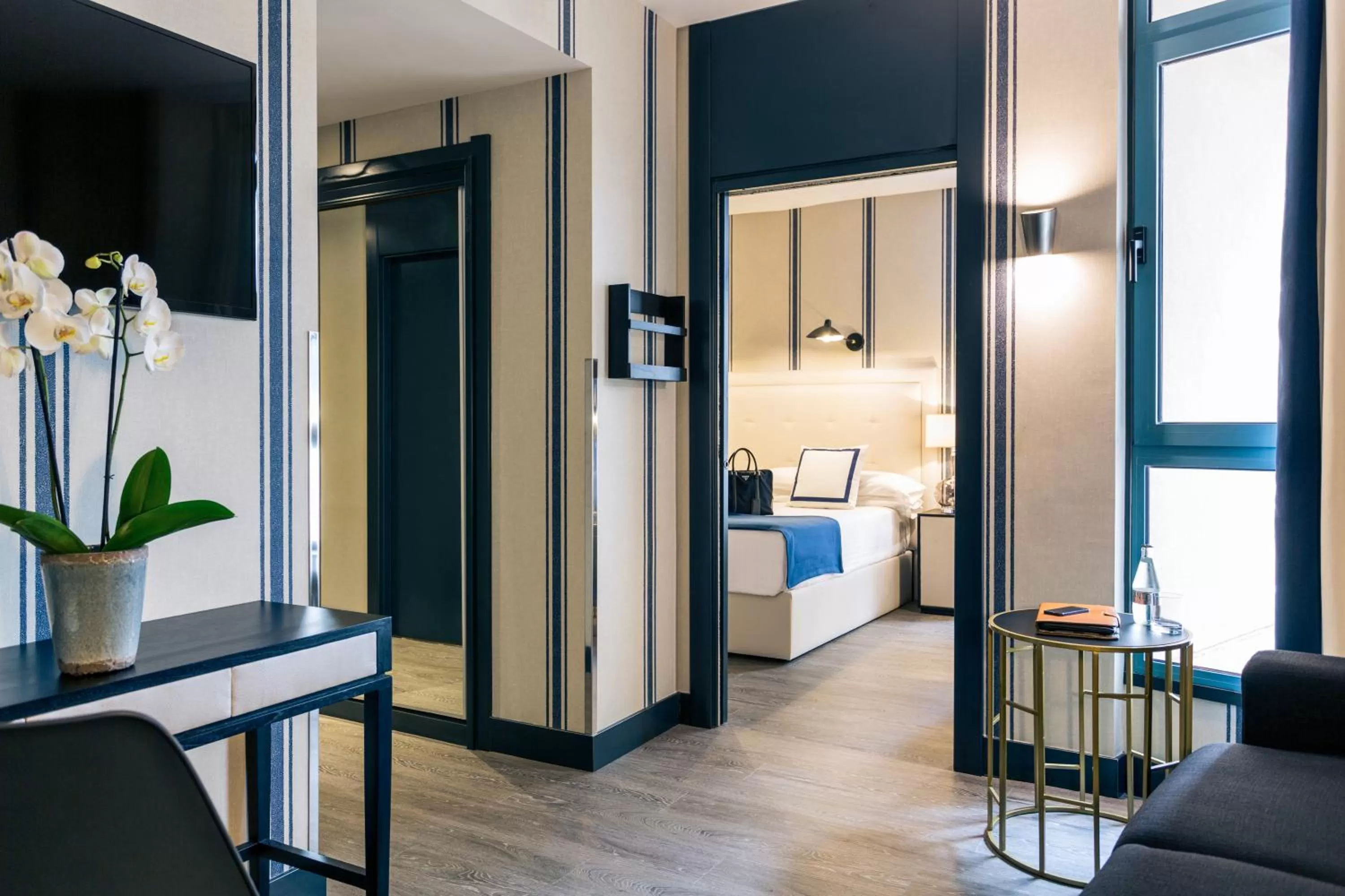 View (from property/room), Bed in Hotel Mercure Jardines de Albia